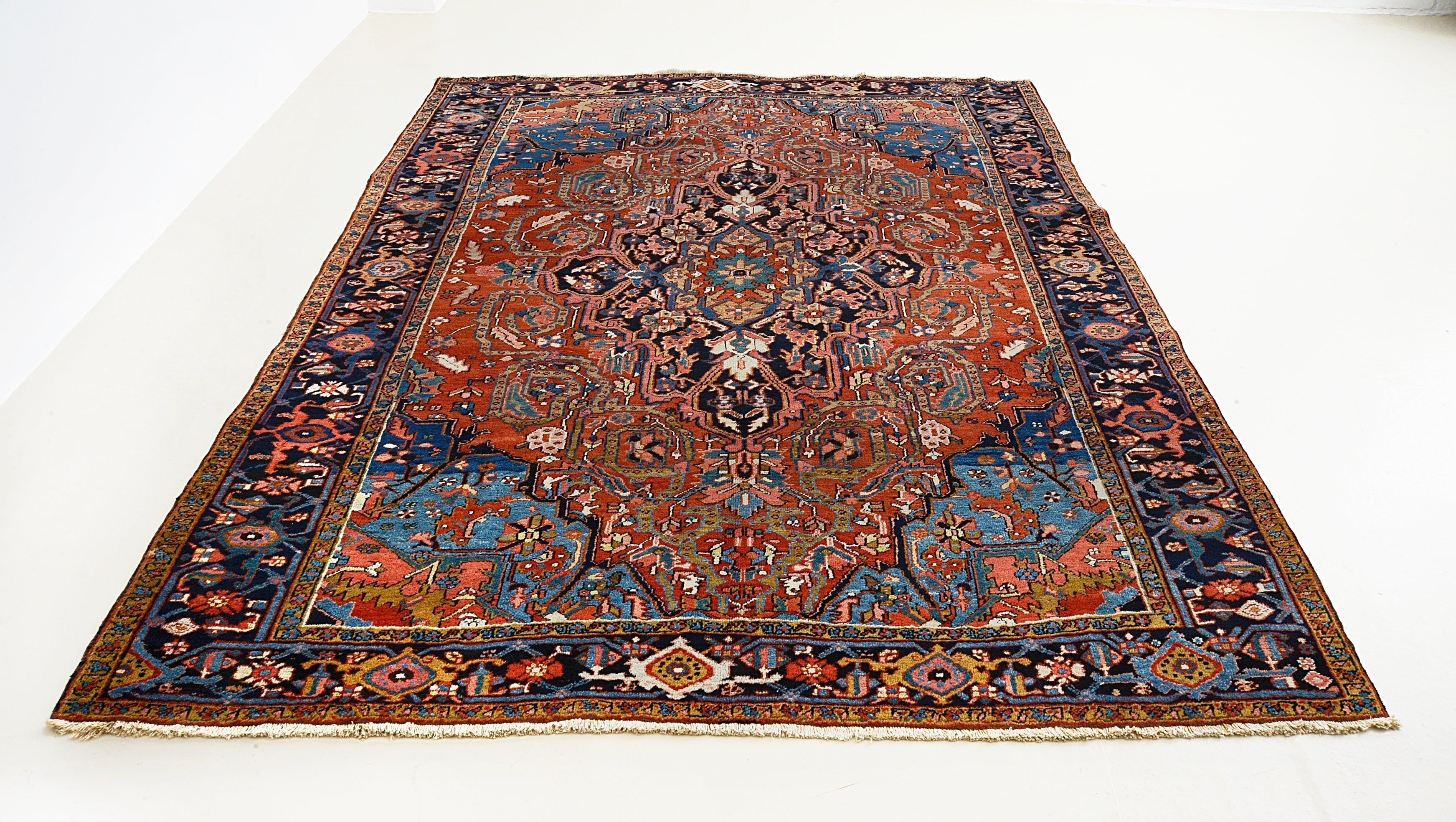 A Magnificent Antique Persian Heriz Carpet for London Homes & Interior Designers