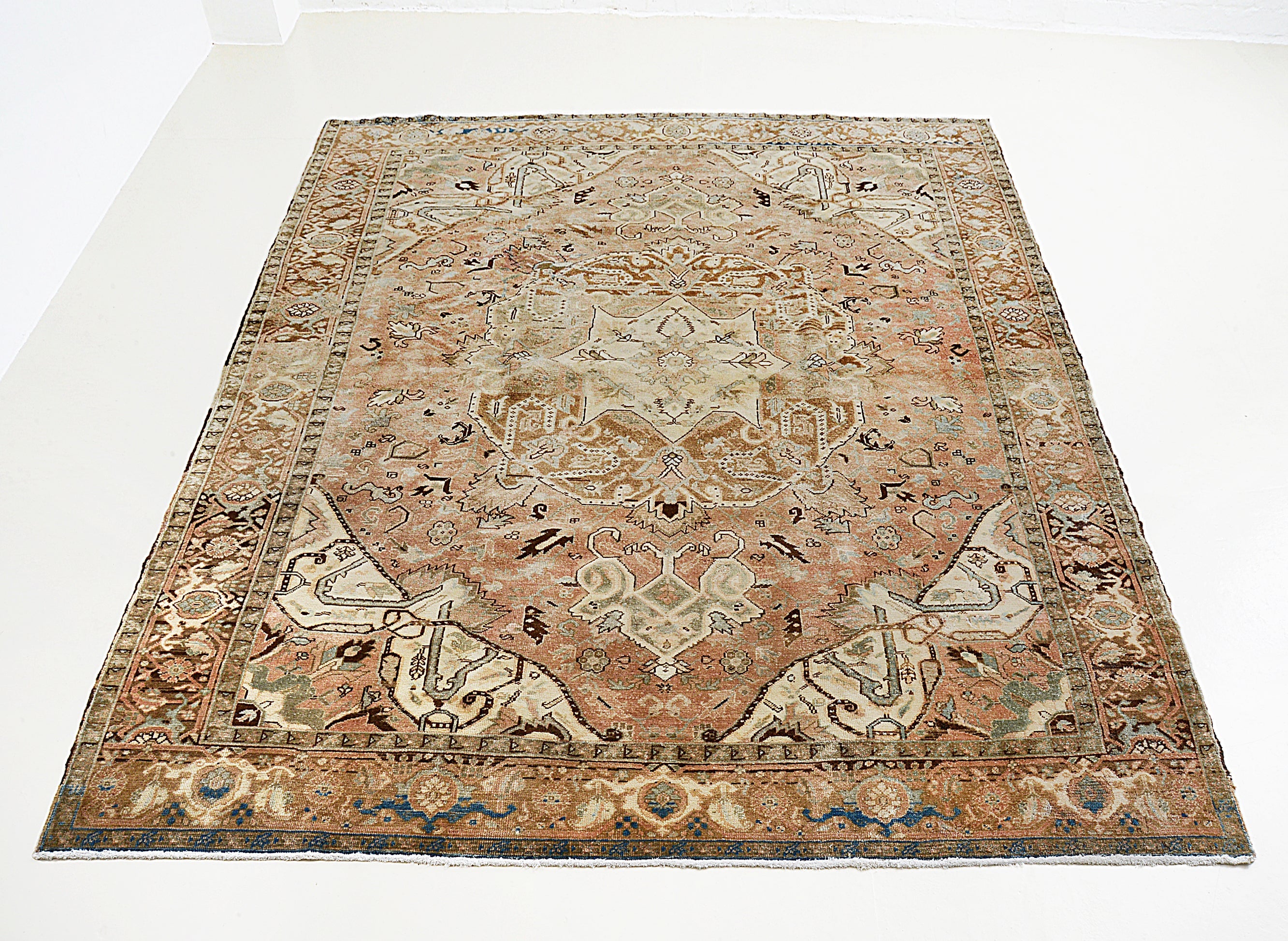 Full view of vintage Persian Heriz carpet 310x236 cm handwoven in Iran, circa 1940