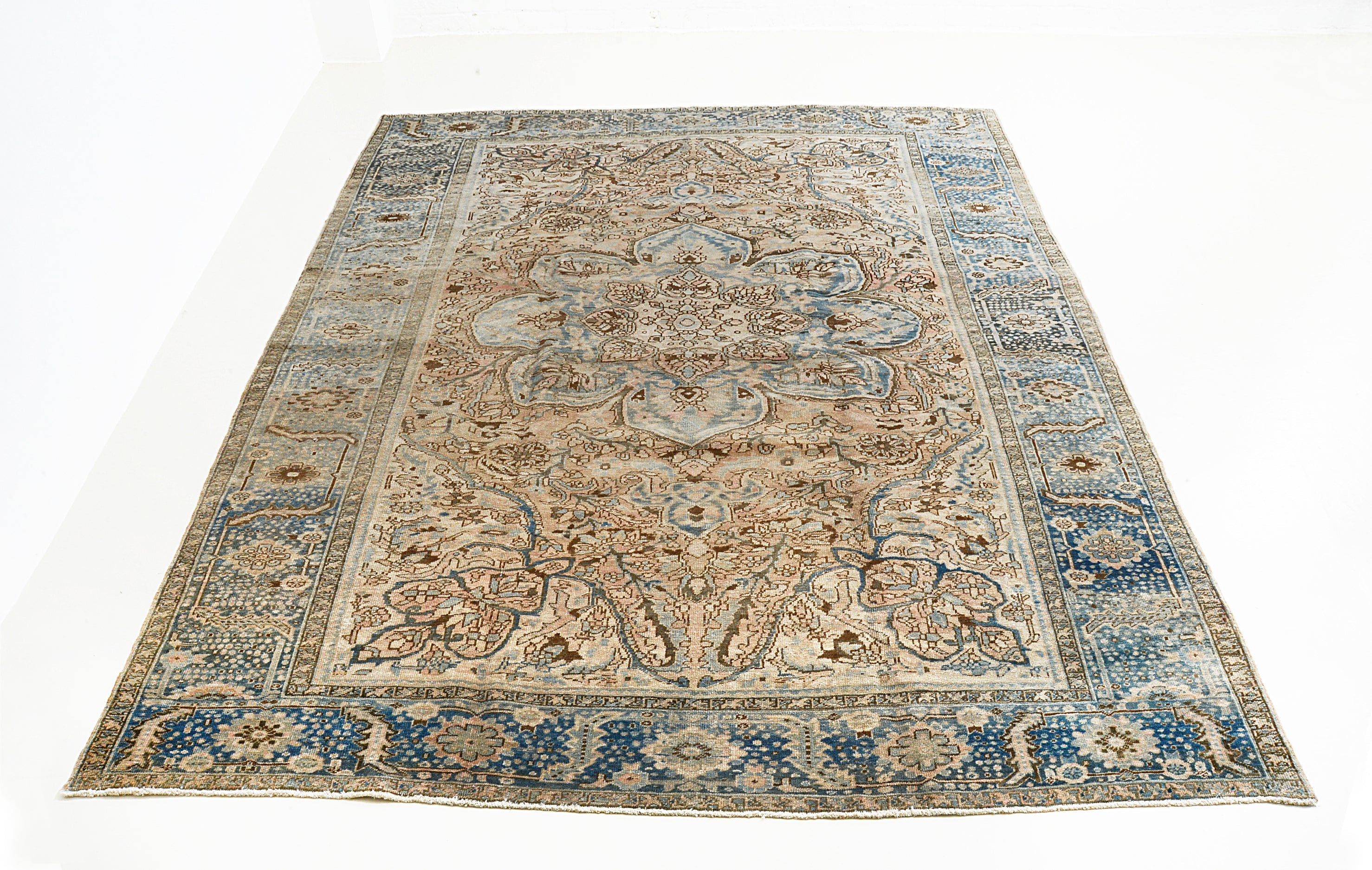 Full view of vintage Persian Heriz carpet 363x265 cm handwoven in Iran, circa 1940