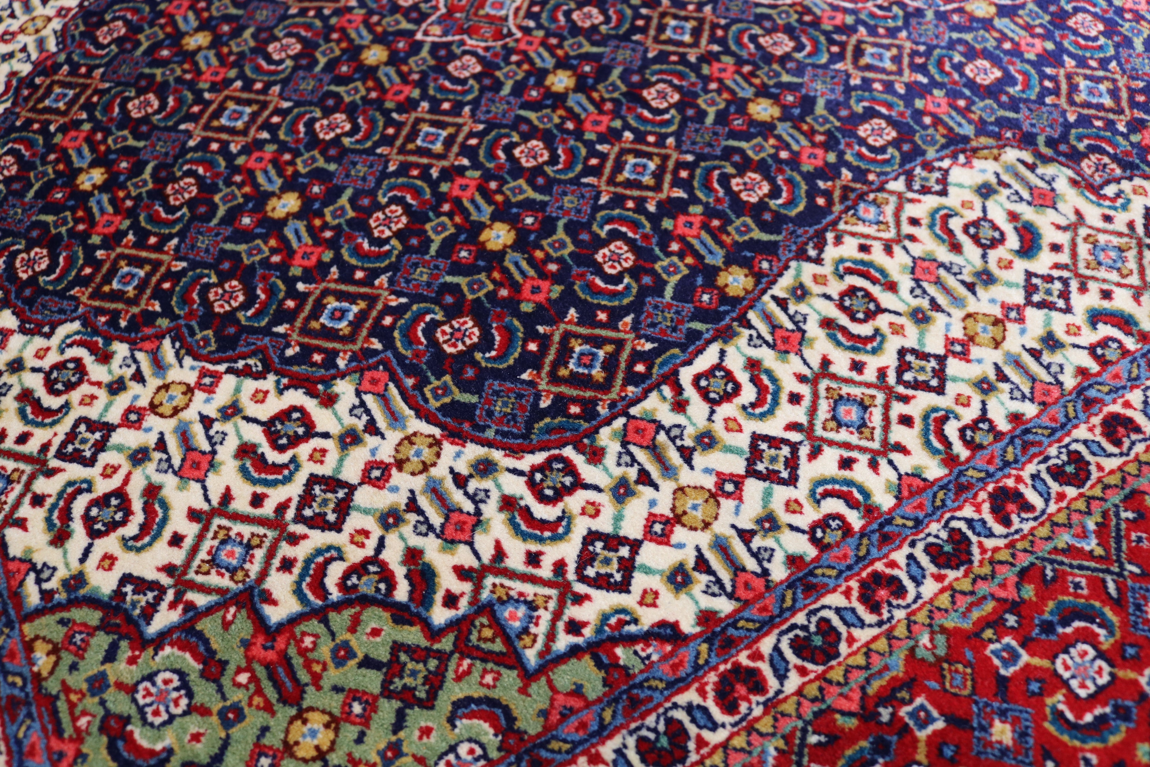Fine Persian Saruk Rug, 162 × 107 cm, Circa 1940