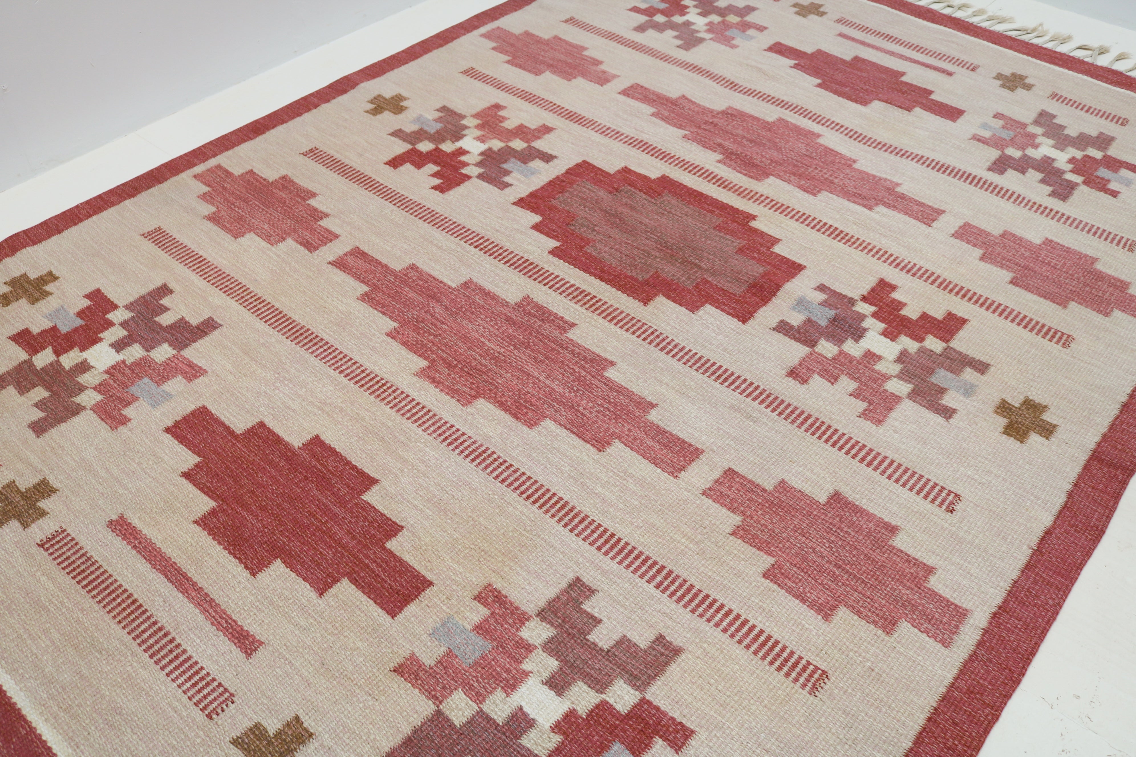Vintage Swedish kilim rug 283 × 192 cm, handwoven wool flatweave with geometric Scandinavian design 10