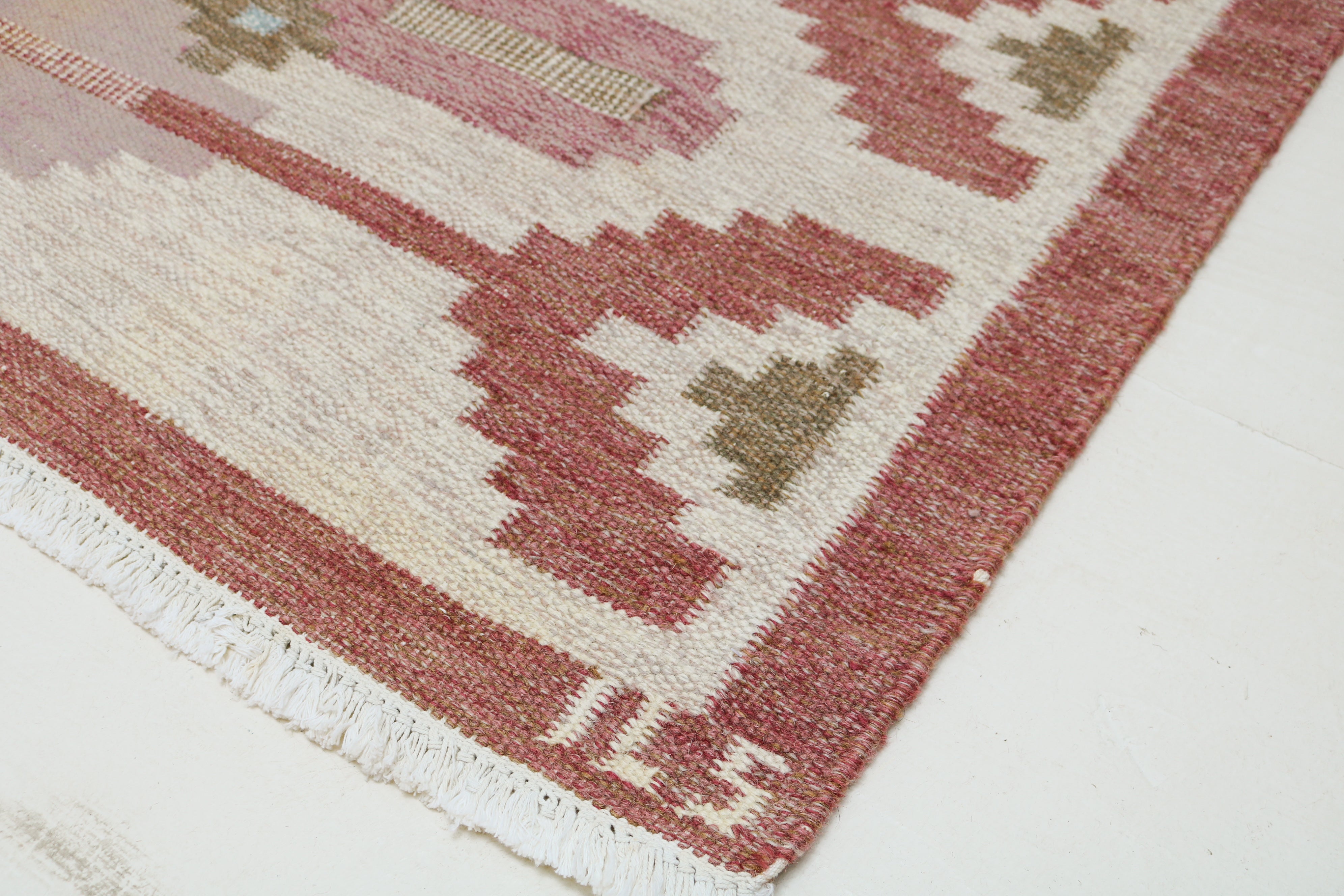 Vintage Swedish kilim rug 230 × 170 cm, handwoven wool flatweave with mid-century Scandinavian design 9