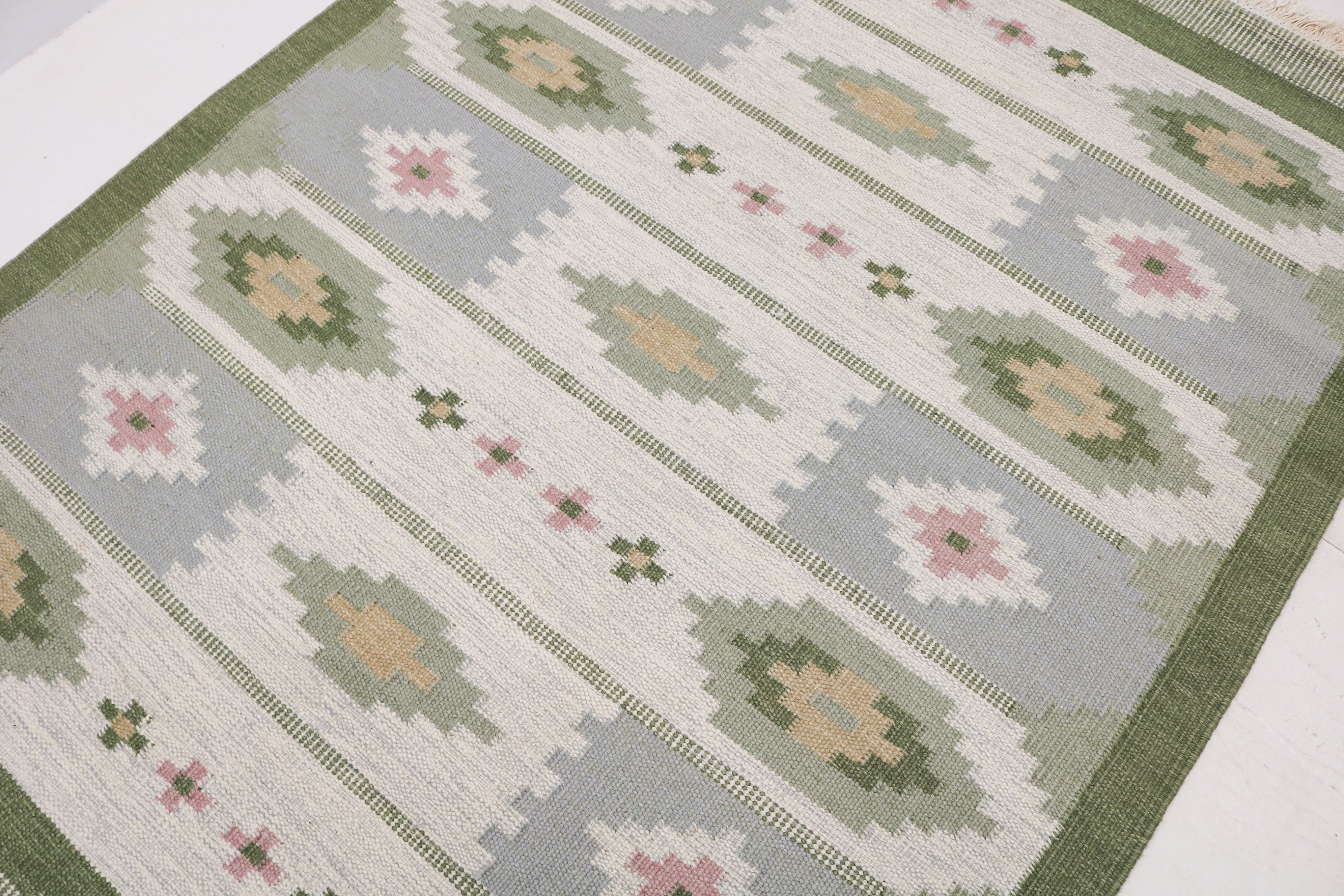 Vintage Swedish kilim rug 188 × 137 cm, handwoven wool Scandinavian flatweave 8