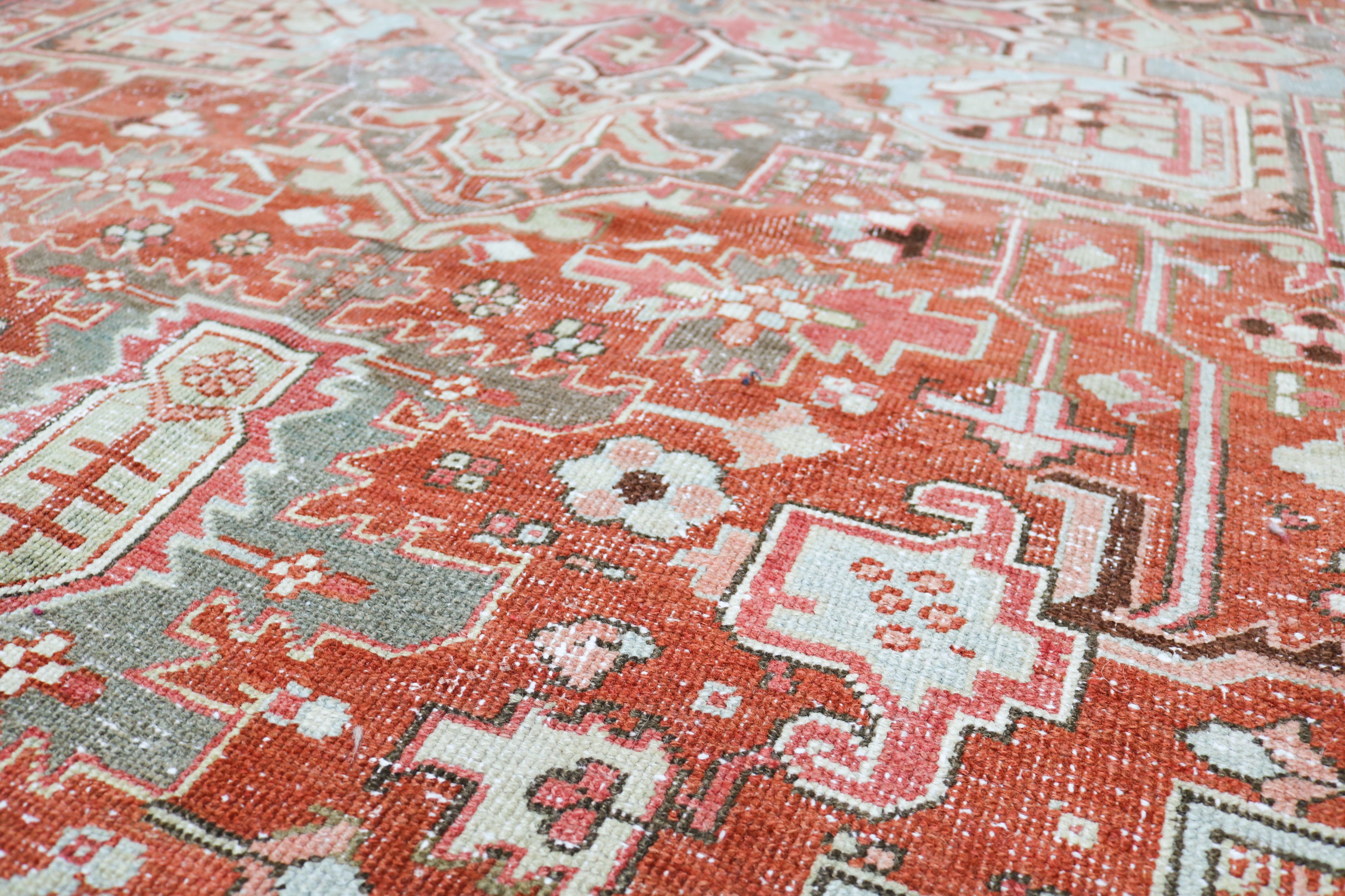Antique Persian Heriz rug 340 × 240 cm, hand-knotted in wool, circa 1920