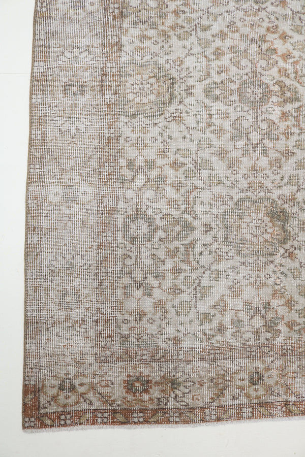 Vintage Turkish Rug 288 × 165 cm