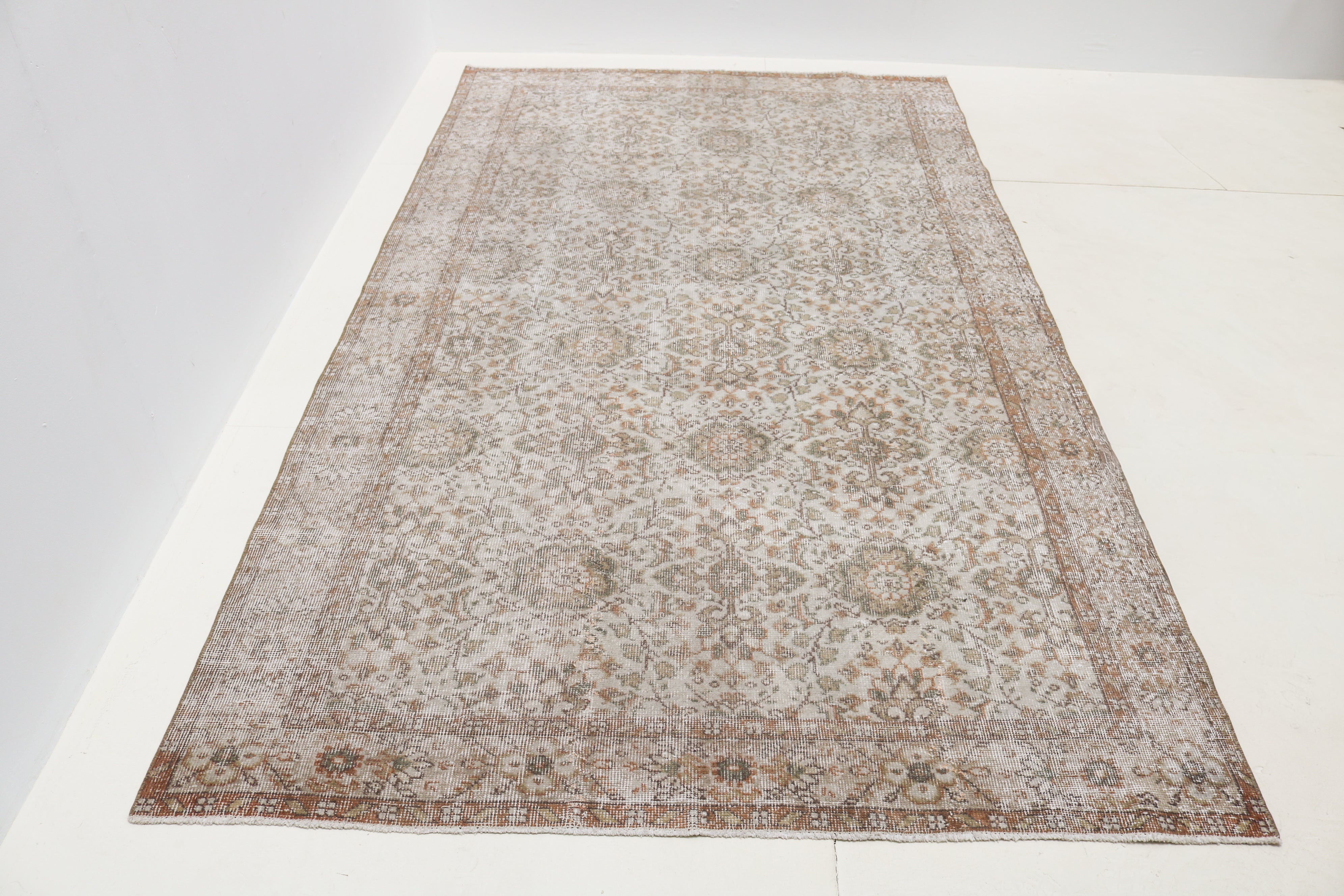 Vintage Turkish Rug 288 × 165 cm