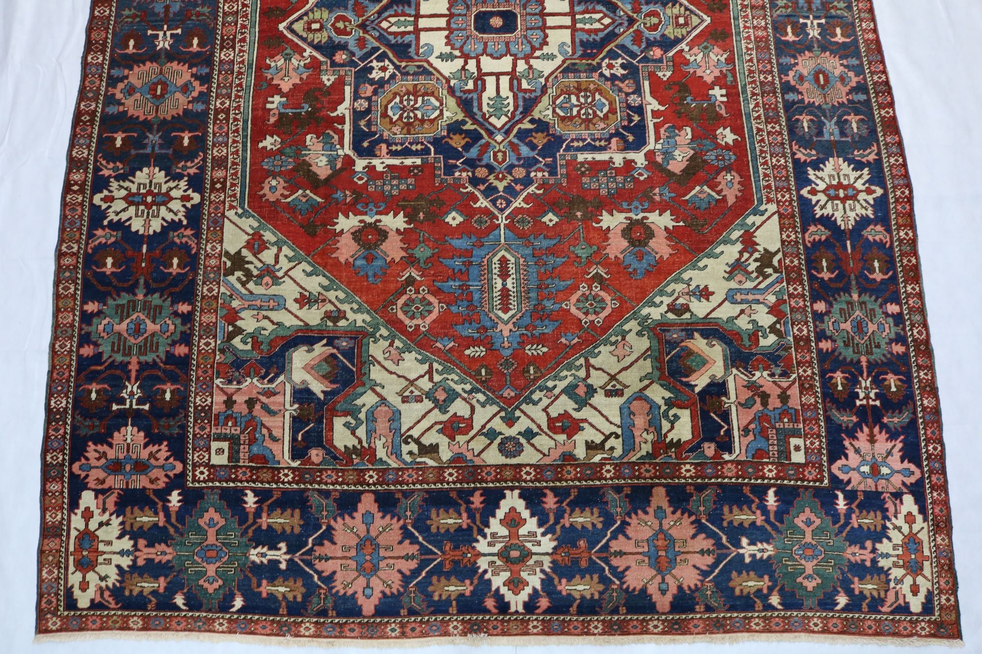 Antique Persian Heriz Serapi Carpet - Hakiemie Rug Gallery