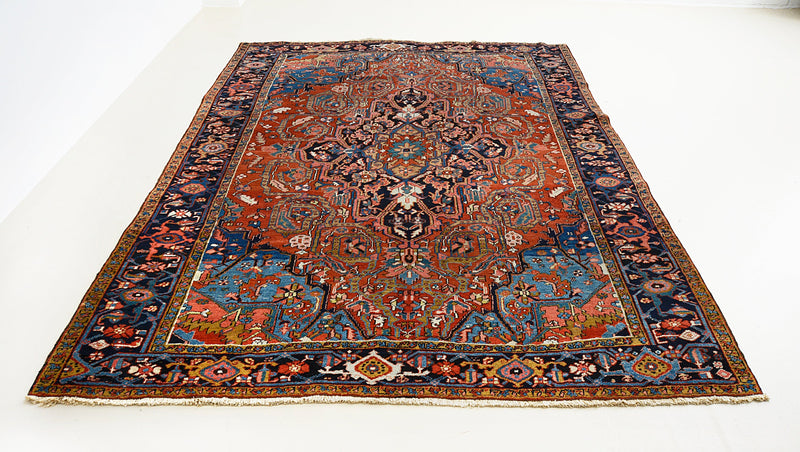 A Magnificent Antique Persian Heriz Carpet for London Homes & Interior Designers