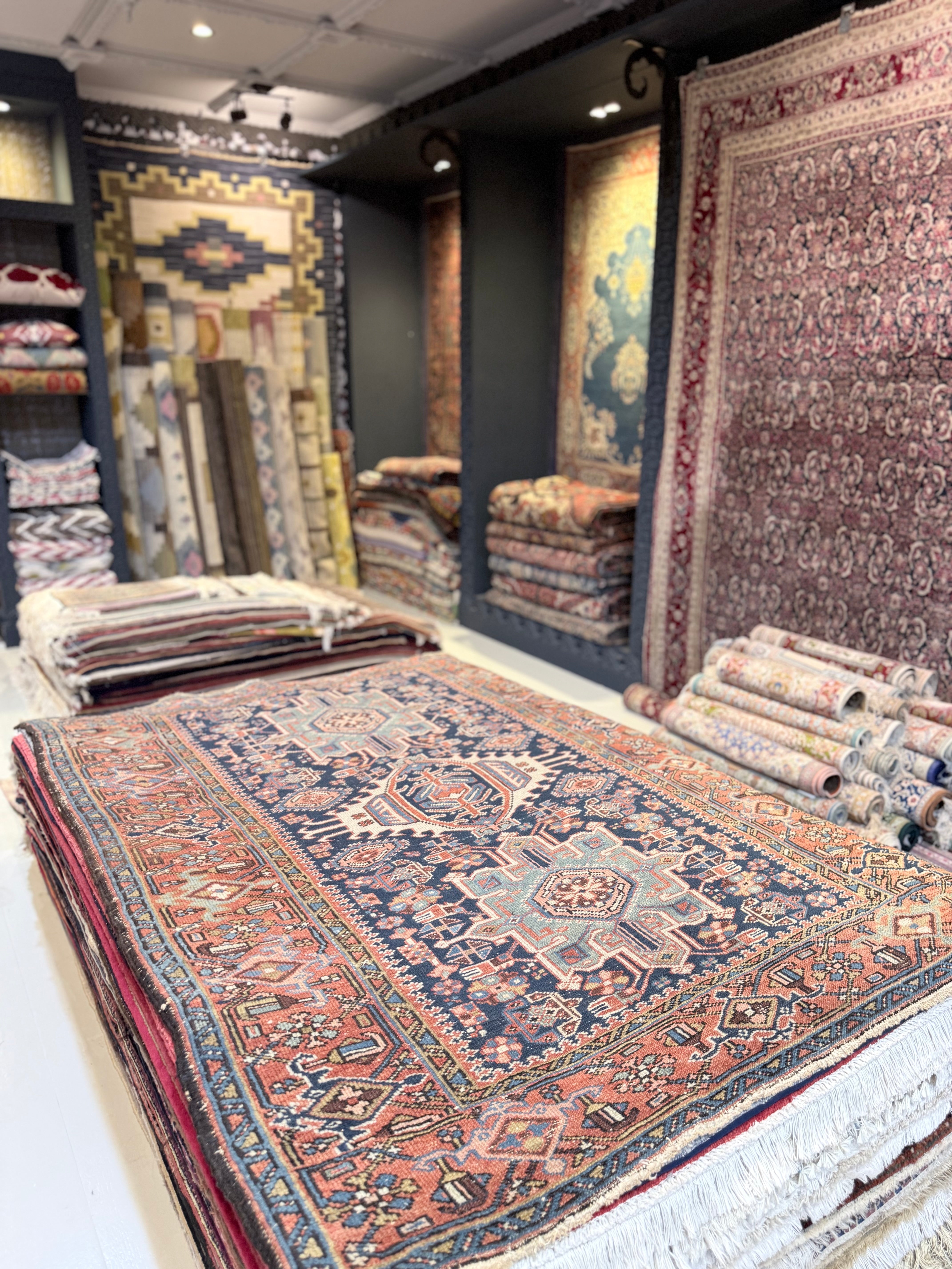 Antique Heriz Rugs UK | Authentic Handmade Persian Heriz Carpets