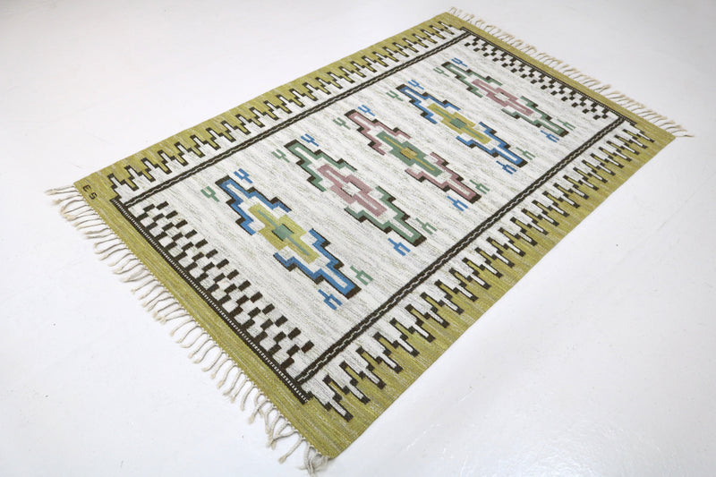 Vintage Swedish Kilim Rug for sale at Hakiemie Rug Gallery UK, handwoven Scandinavian flatweave ideal for Primrose Hill homes and modern London interiors