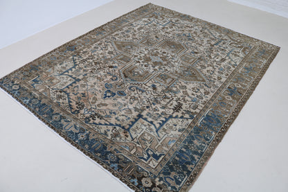 Fine Decorative Heriz Carpet