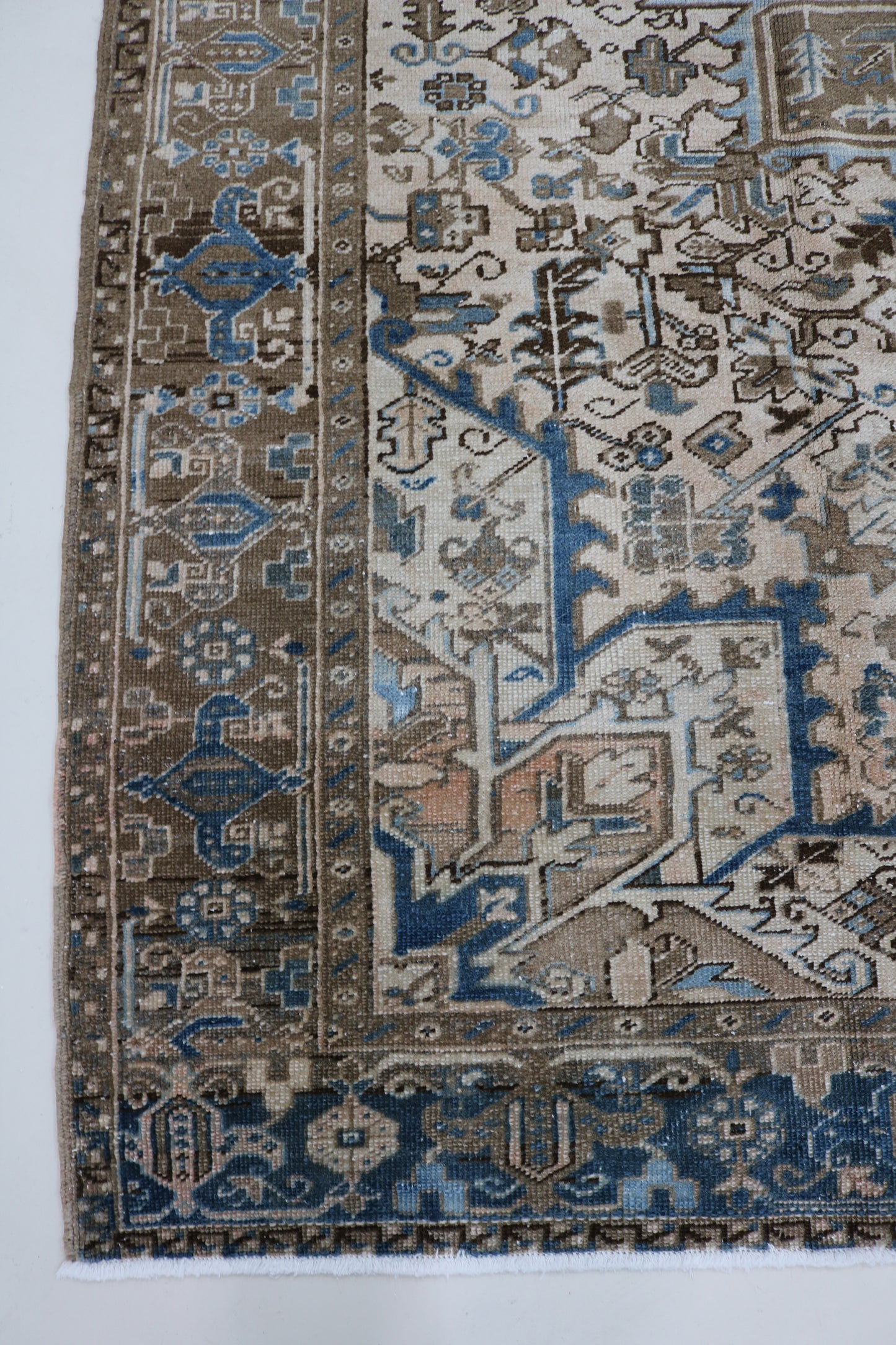 Fine Decorative Heriz Carpet