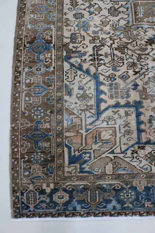 Fine Decorative Heriz Carpet