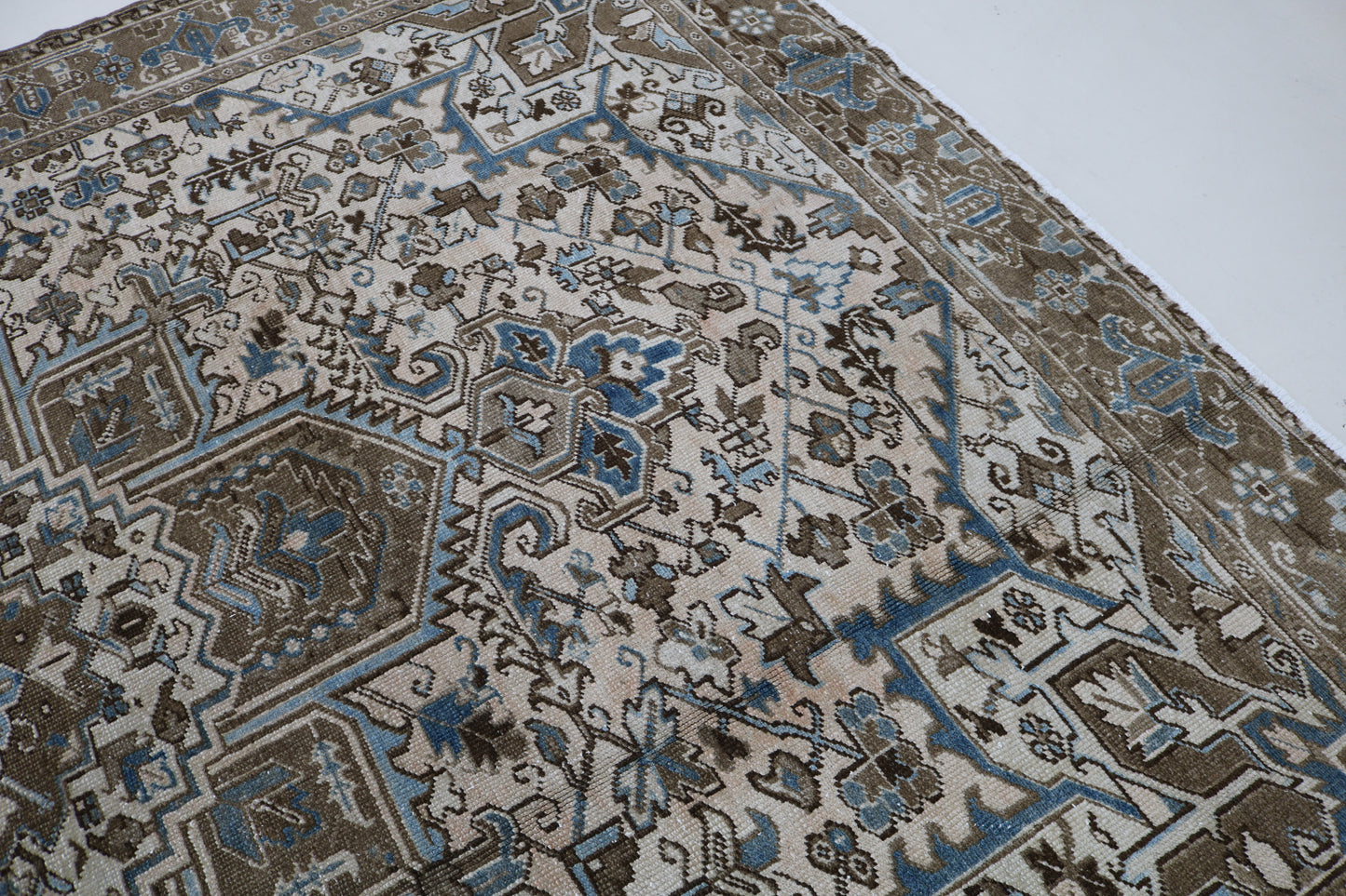Fine Decorative Heriz Carpet