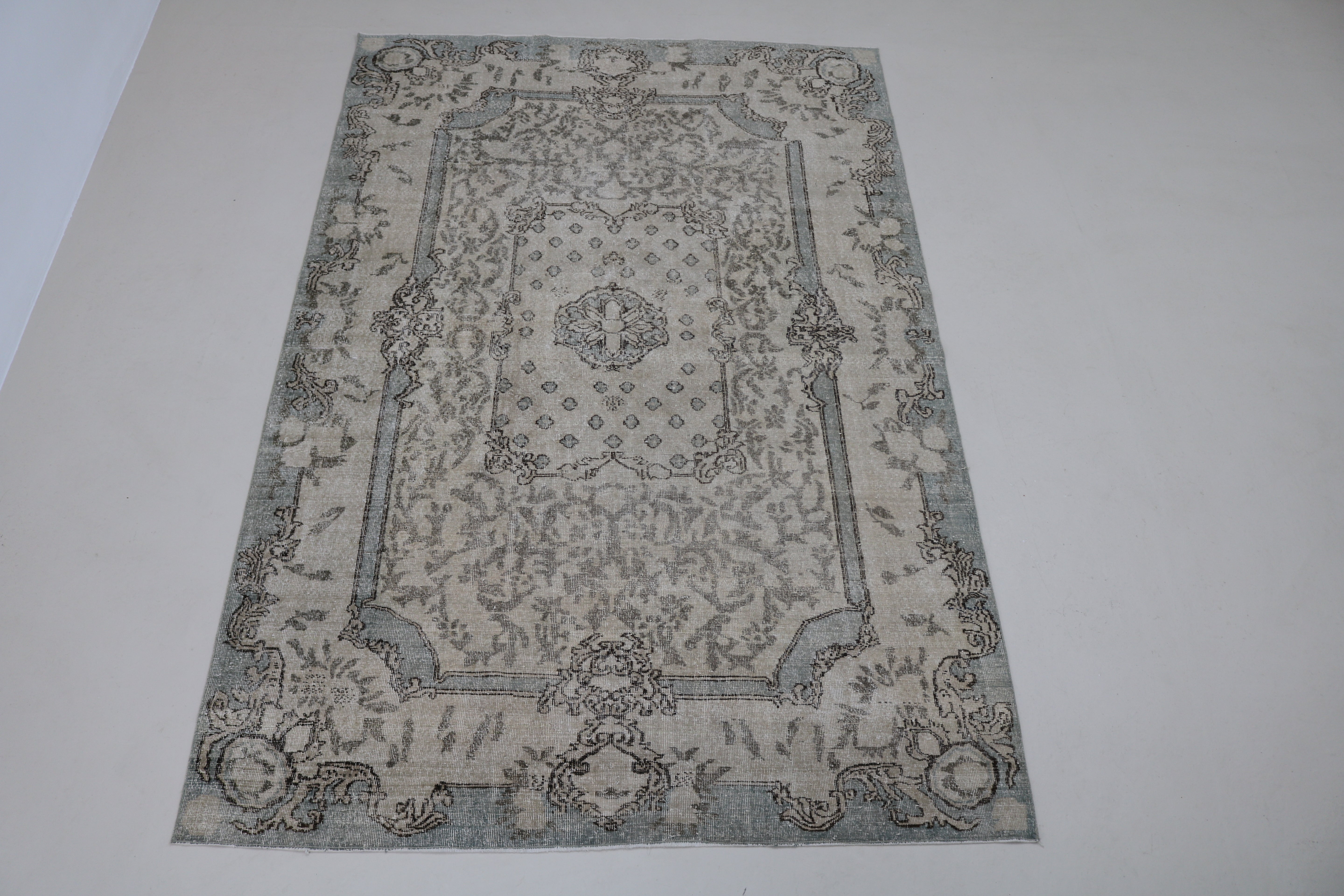 Full view of vintage Turkish Sparta rug with refined all-over design
