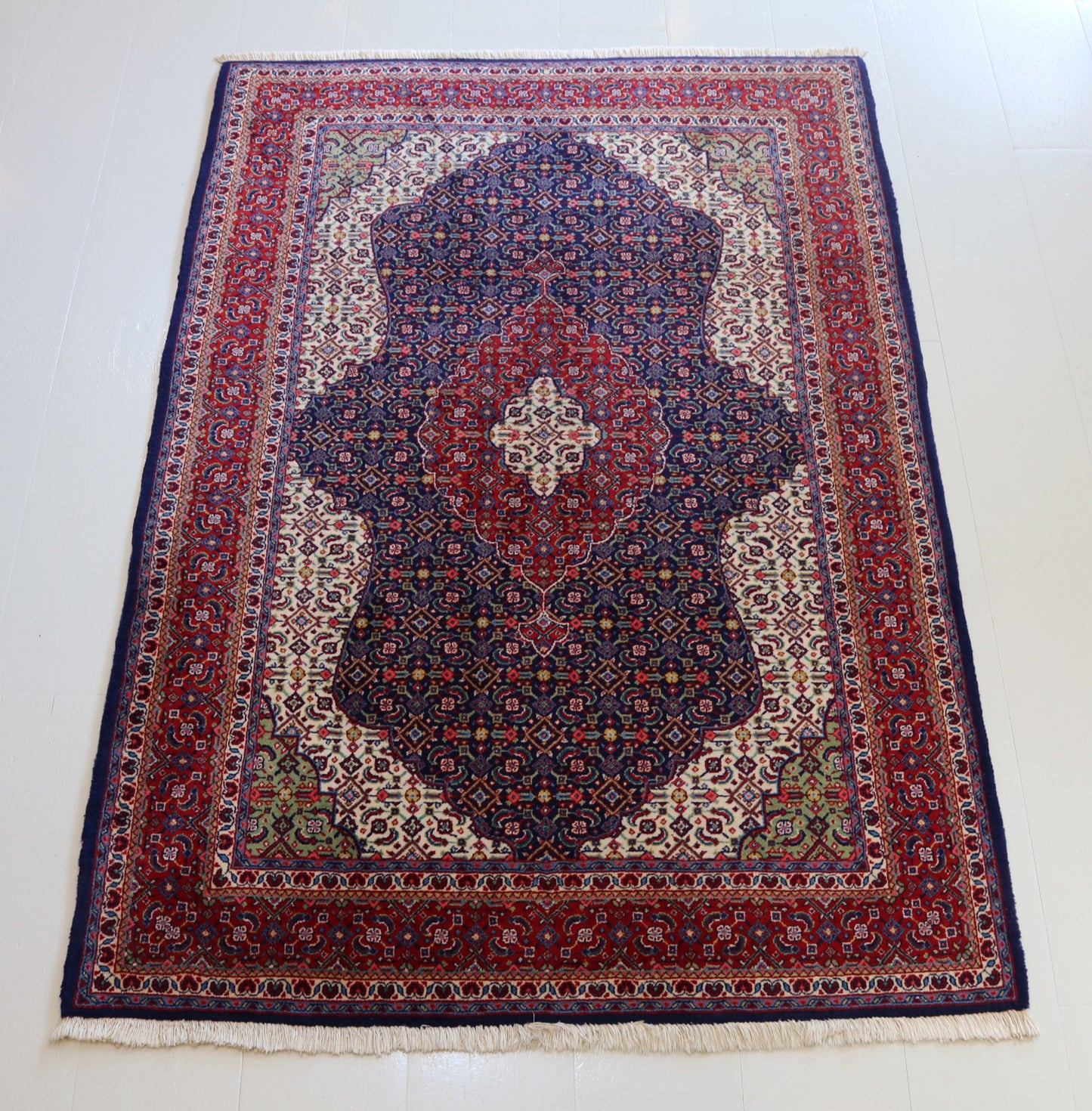 Fine Saruk Rug