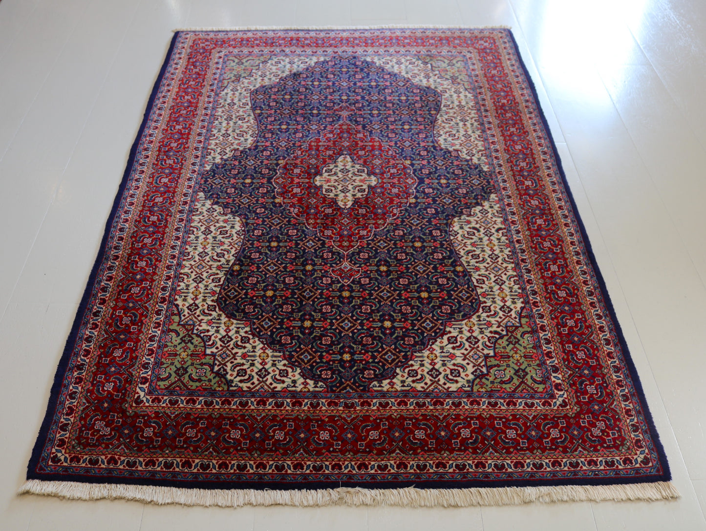 Fine Saruk Rug