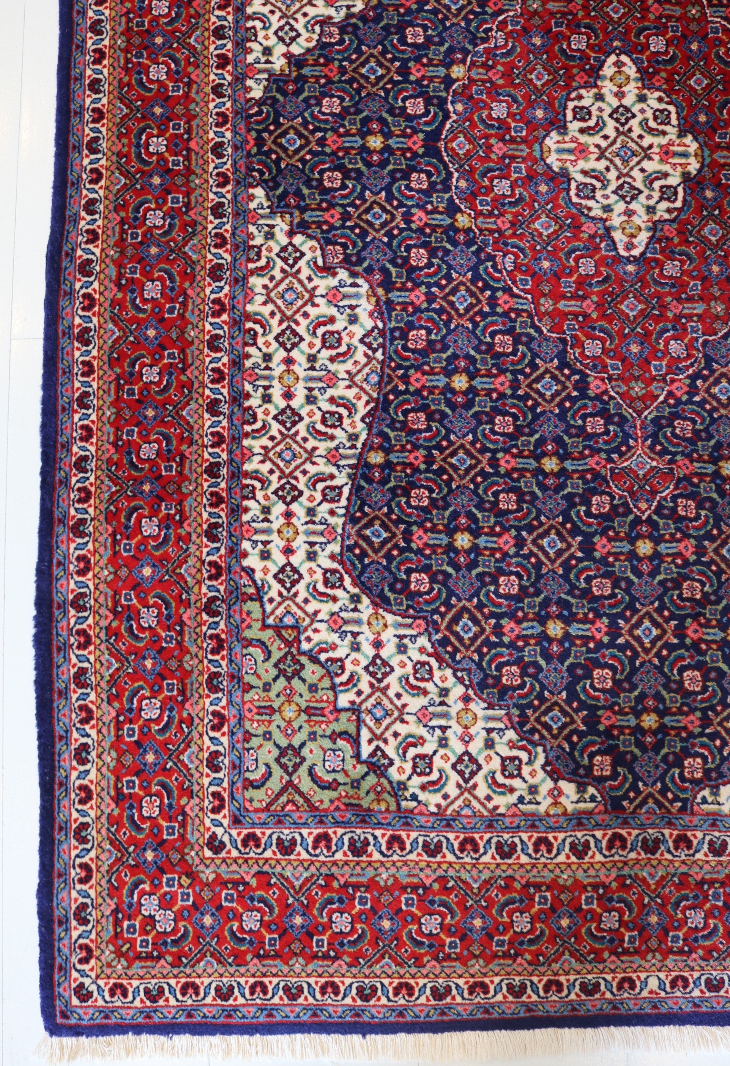 Fine Persian Saruk Rug, 162 × 107 cm, Circa 1940