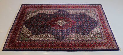 Fine Saruk Rug