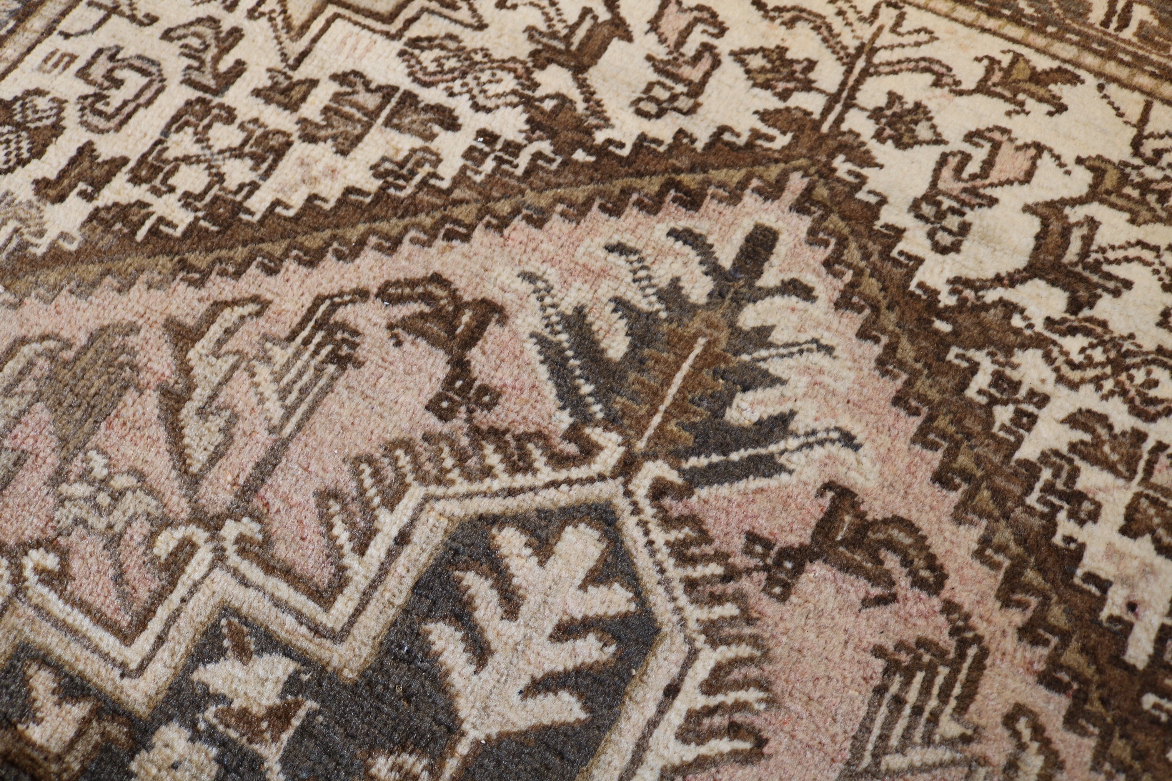 Antique Persian Heriz Rug, 197 × 152 cm, Circa 1930