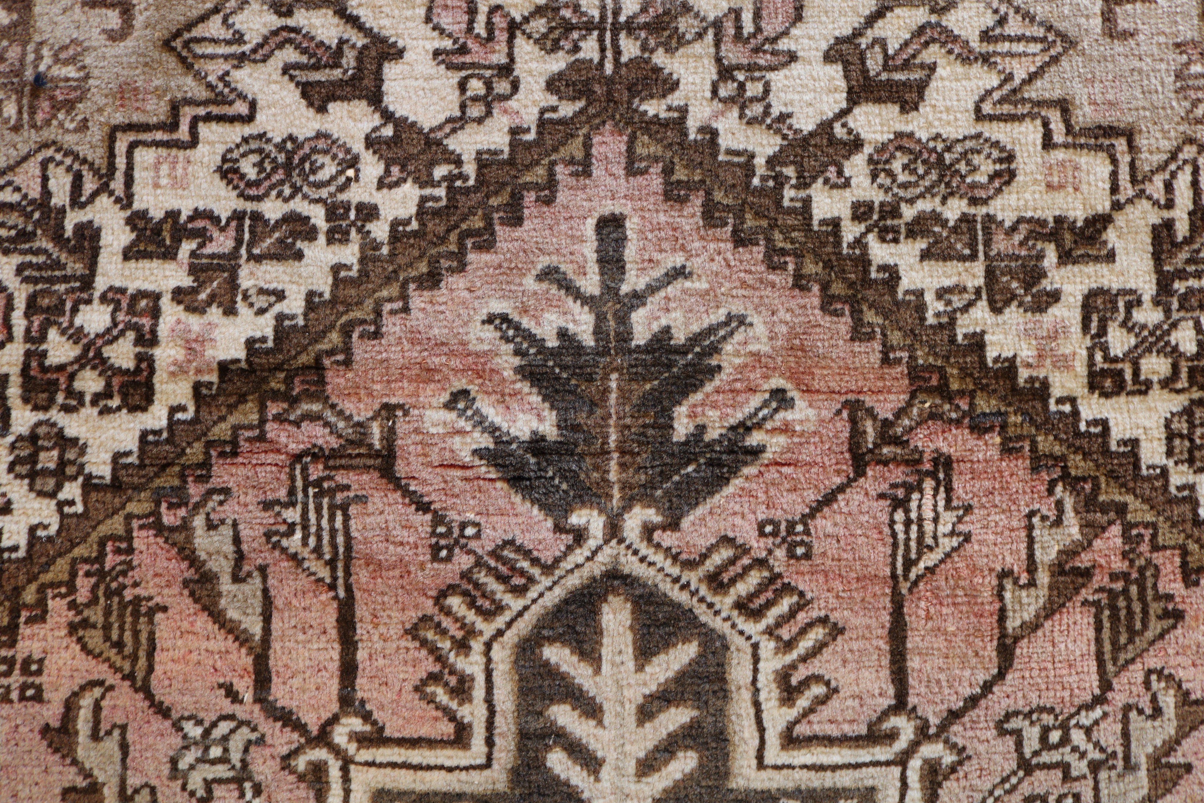 Antique Persian Heriz Rug, 197 × 152 cm, Circa 1930