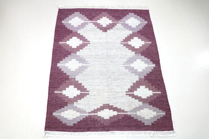 Full view of mid-century Swedish Kilim rug from the 1950s–1960s, handwoven wool flatweave with Nordic geometric design, 225 × 170 cm