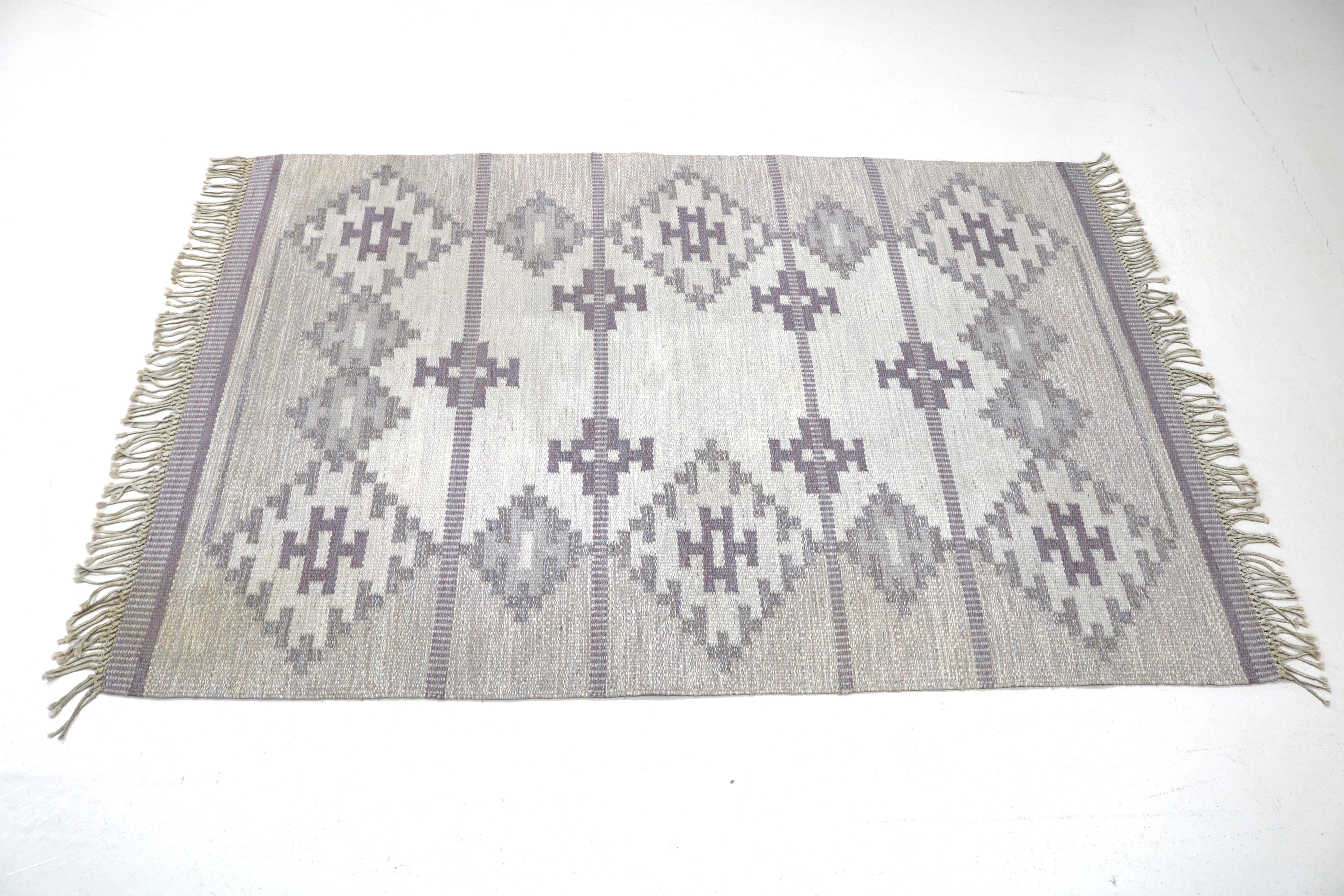Vintage Swedish Kilim Rug, 200 × 136 cm (circa 1950s–1960s)