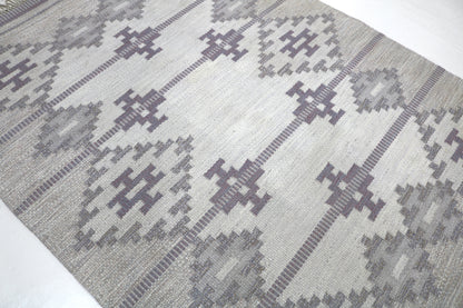 Vintage Swedish Kilim Rug, 200 × 136 cm (circa 1950s–1960s)