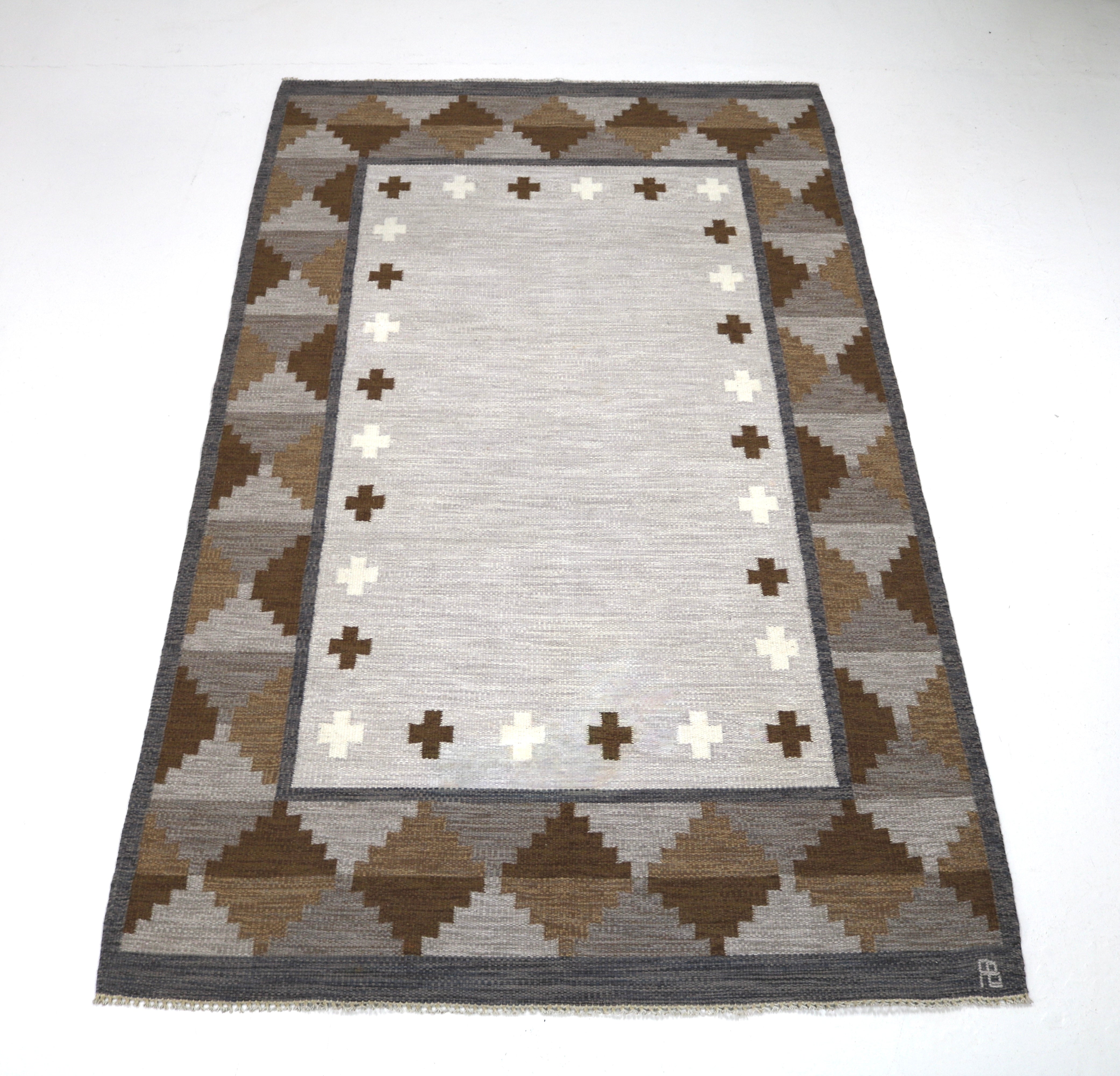 Full view of authentic vintage Swedish flatweave wool rug from the 1950s–1960s.