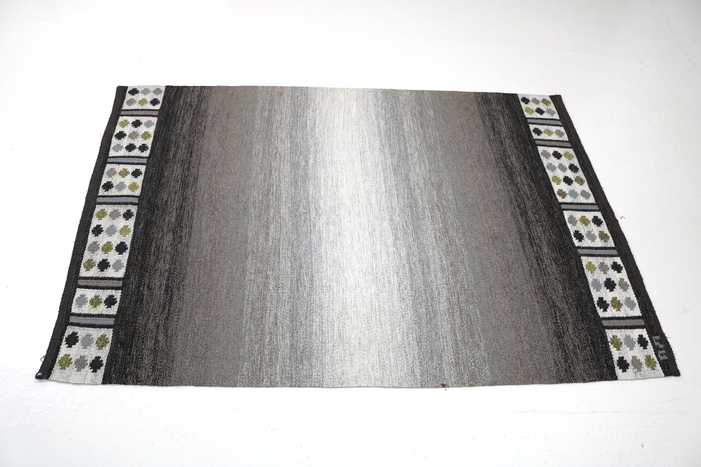 Vintage Swedish Kilim Rug, 200 × 138 cm (circa 1950s–1960s)