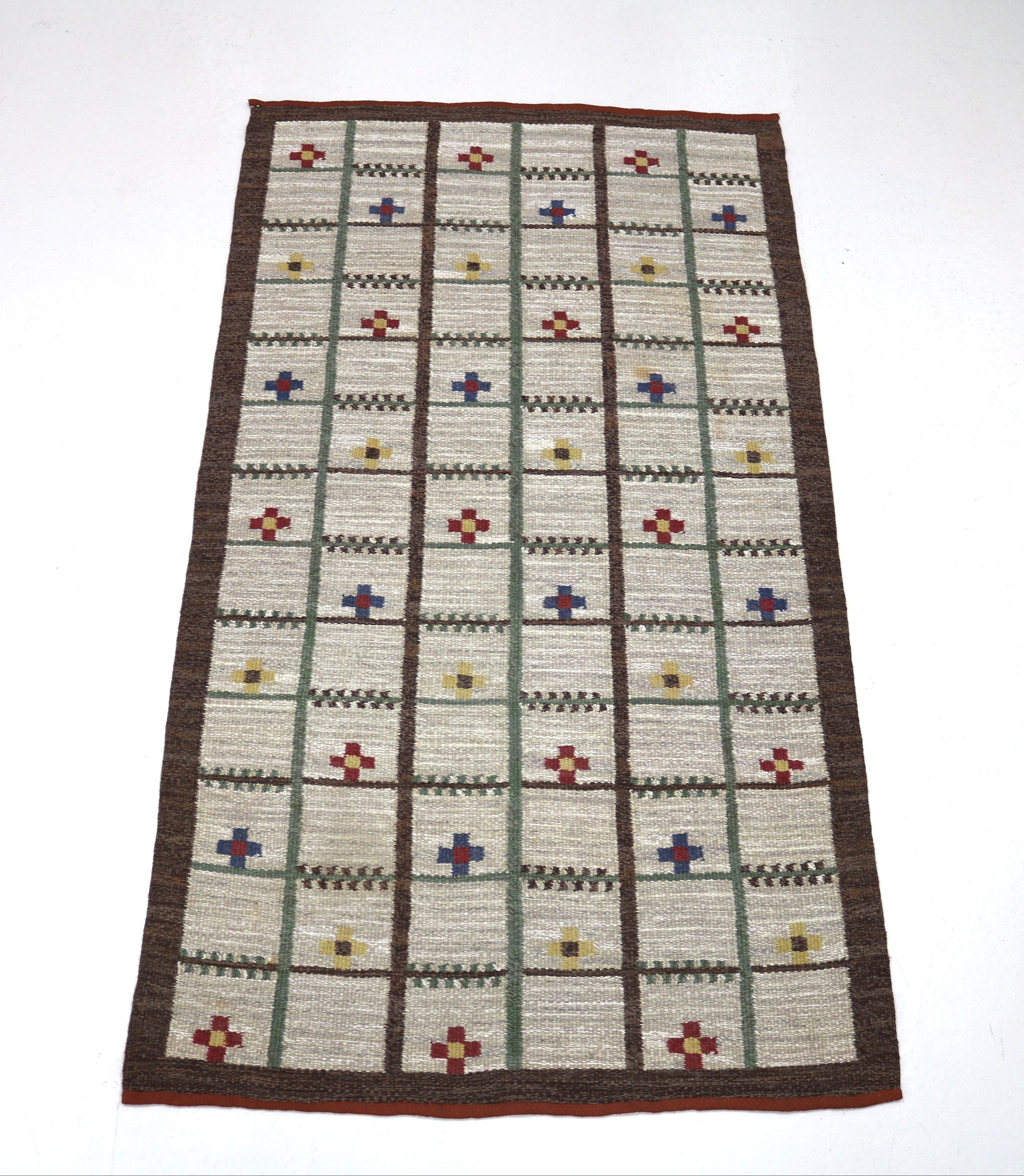 Full view of an authentic vintage Swedish wool flatweave rug from the 1950s–1960s.