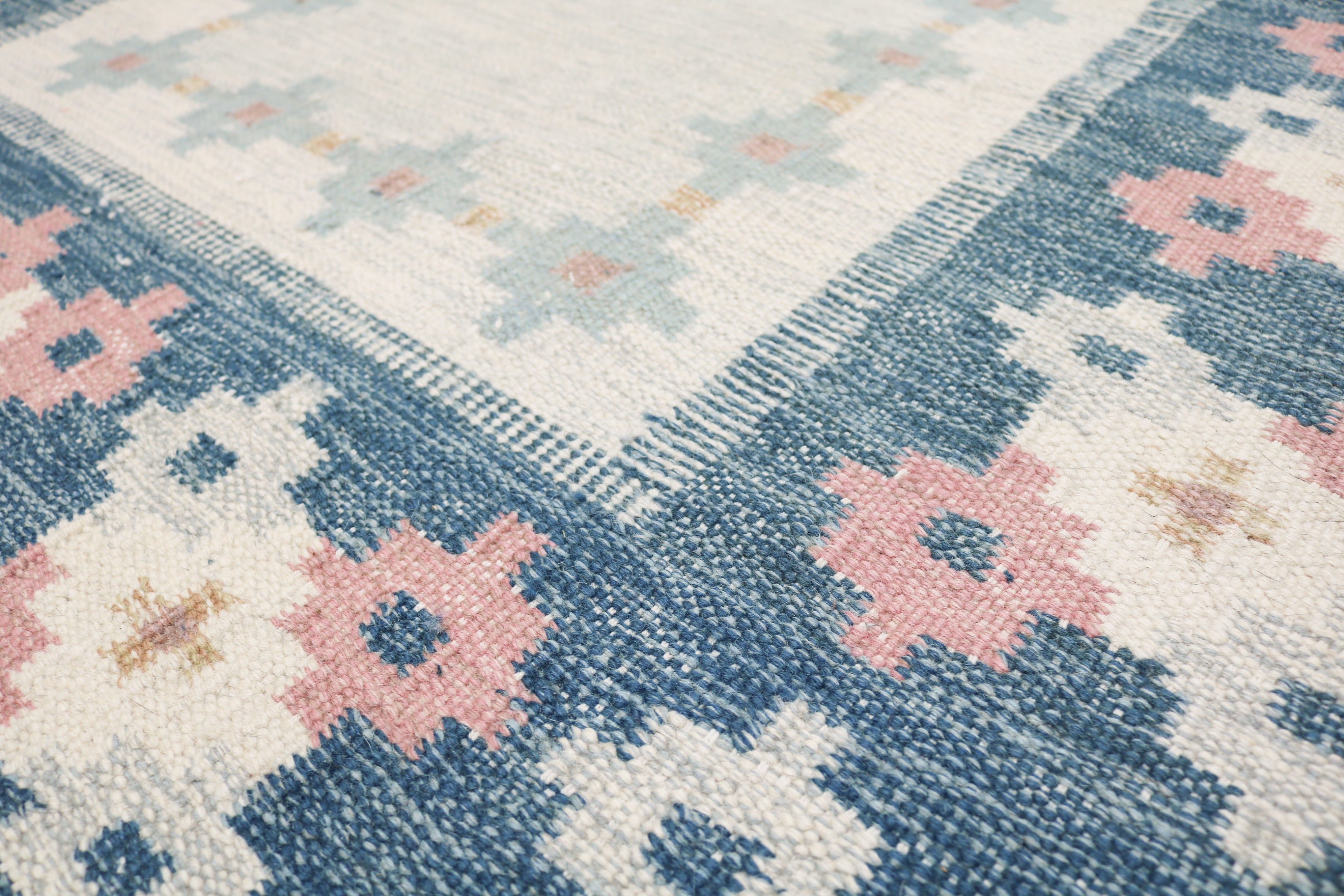 Vintage Swedish kilim rug 188 × 137 cm, handwoven wool Scandinavian flatweave 7
