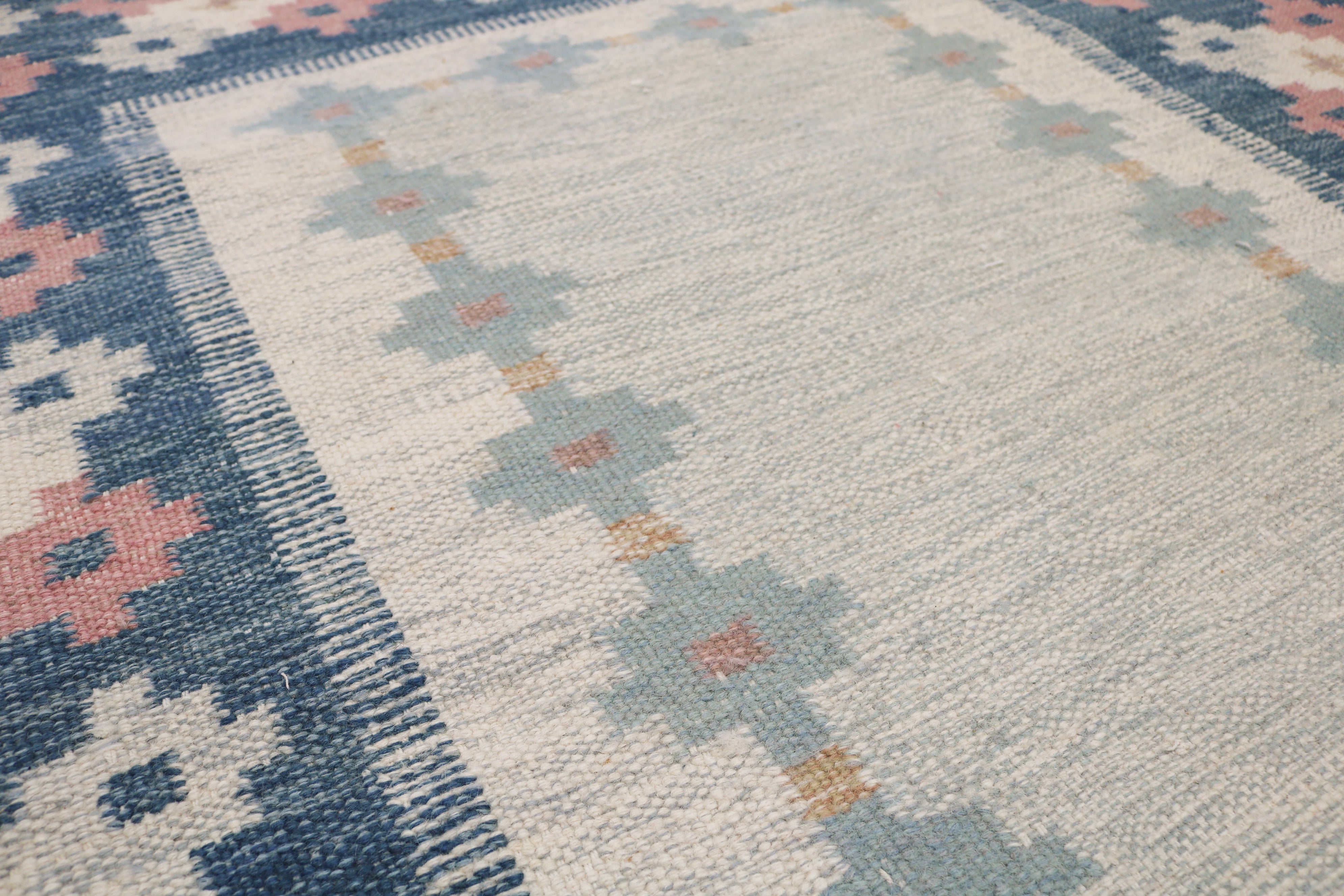 Vintage Swedish kilim rug 188 × 137 cm, handwoven wool Scandinavian flatweave 6
