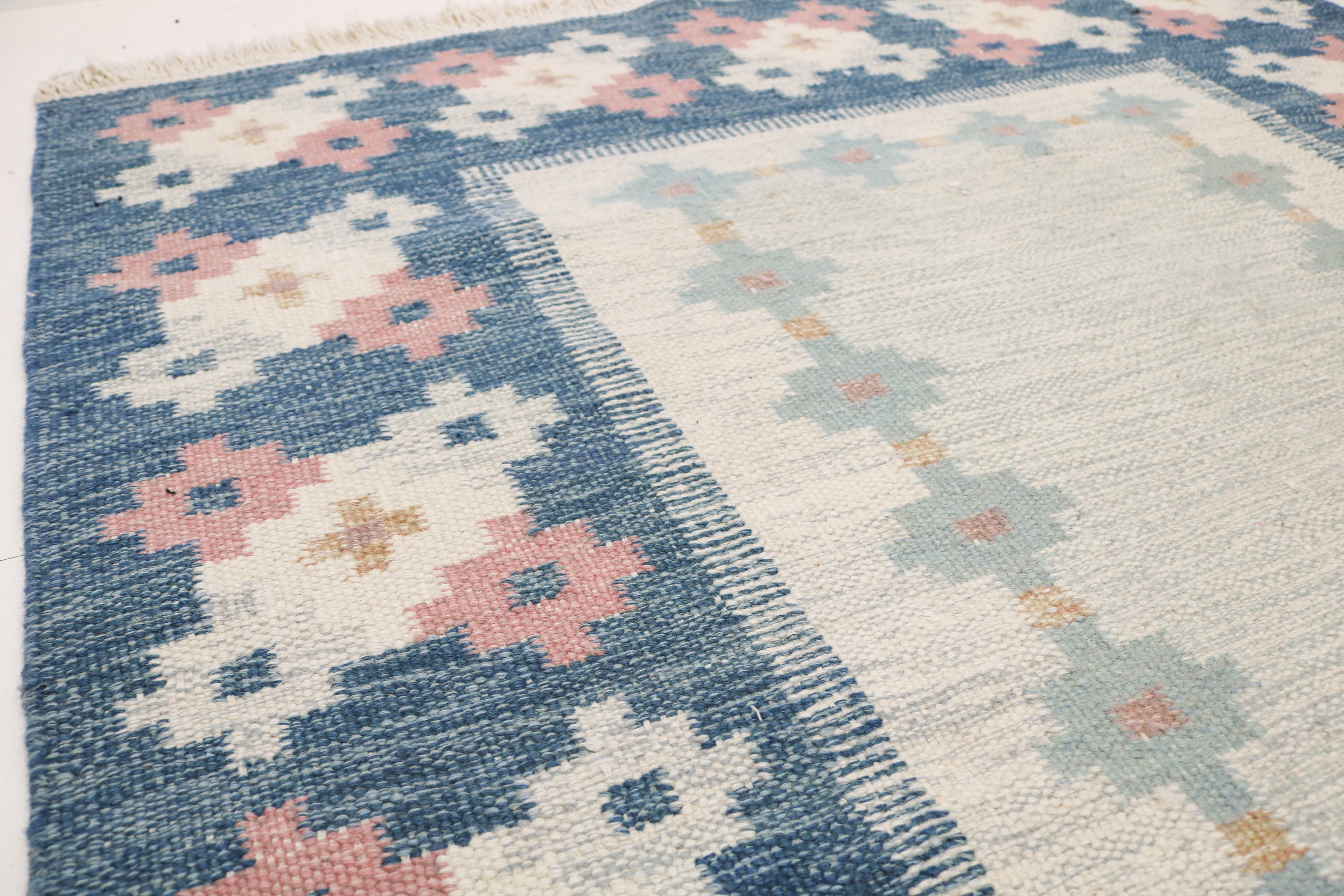 Vintage Swedish kilim rug 188 × 137 cm, handwoven wool Scandinavian flatweave 10