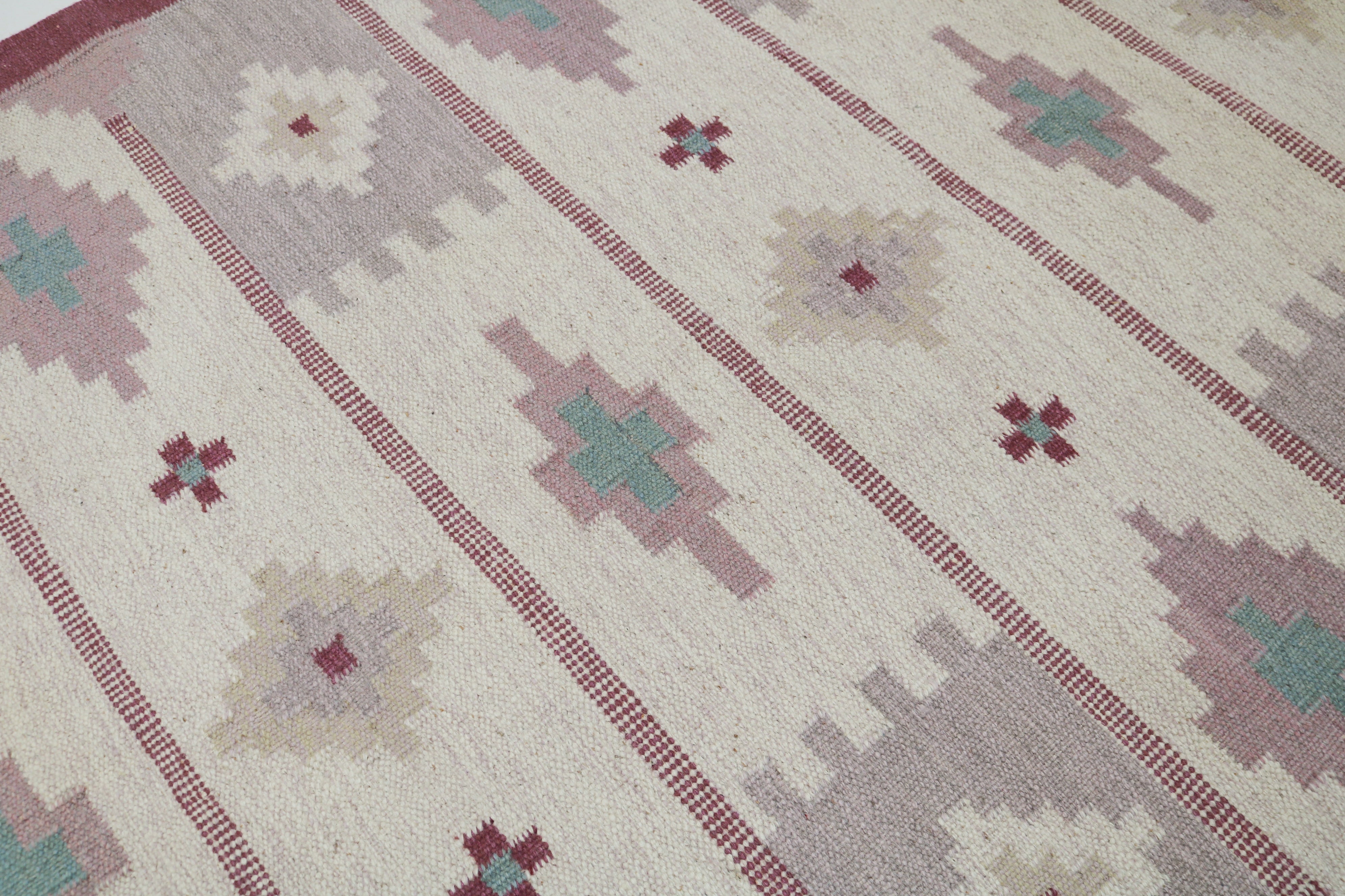 Vintage Swedish kilim rug 188 × 137 cm, handwoven wool Scandinavian flatweave 12