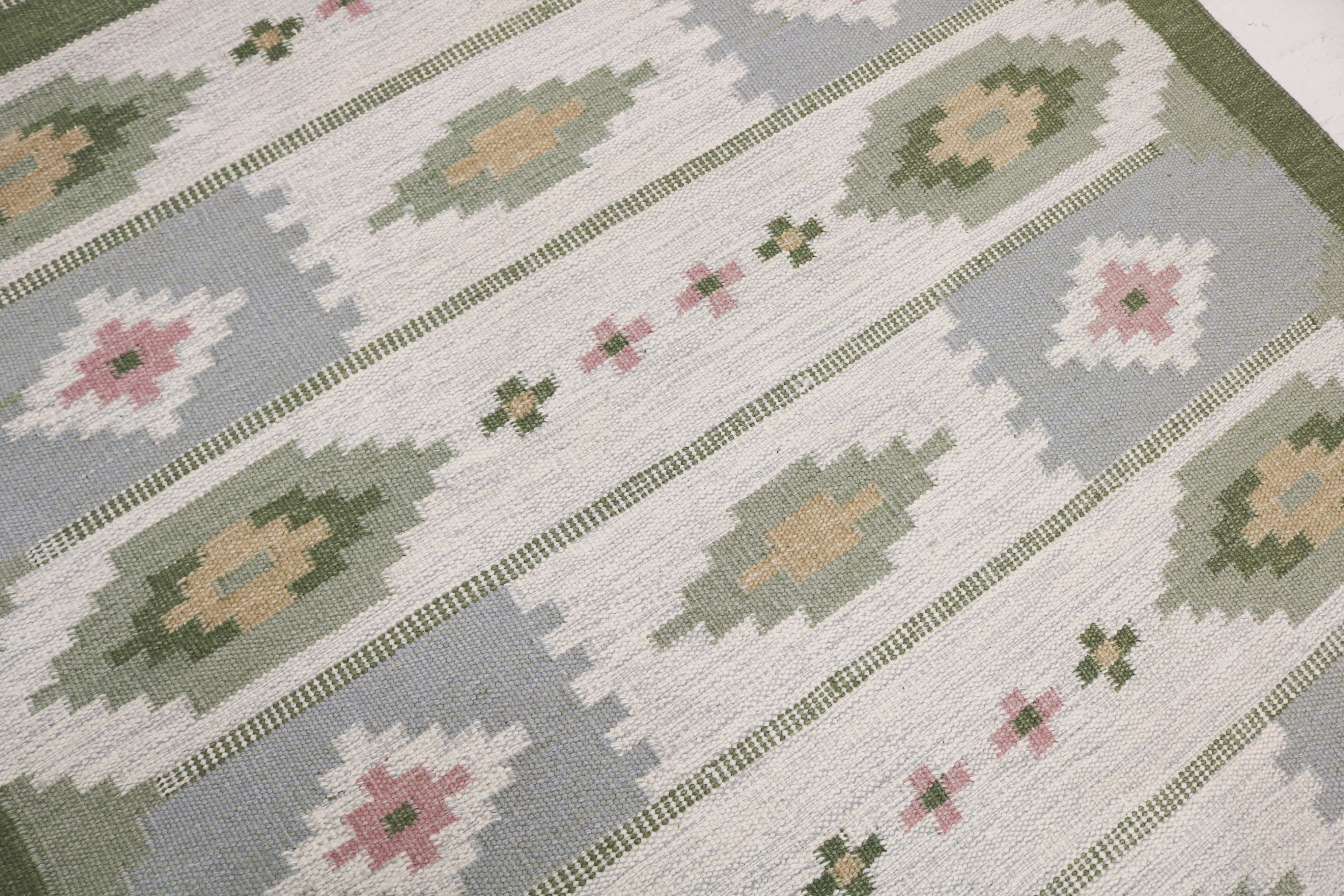 Vintage Swedish kilim rug 188 × 137 cm, handwoven wool Scandinavian flatweave 6