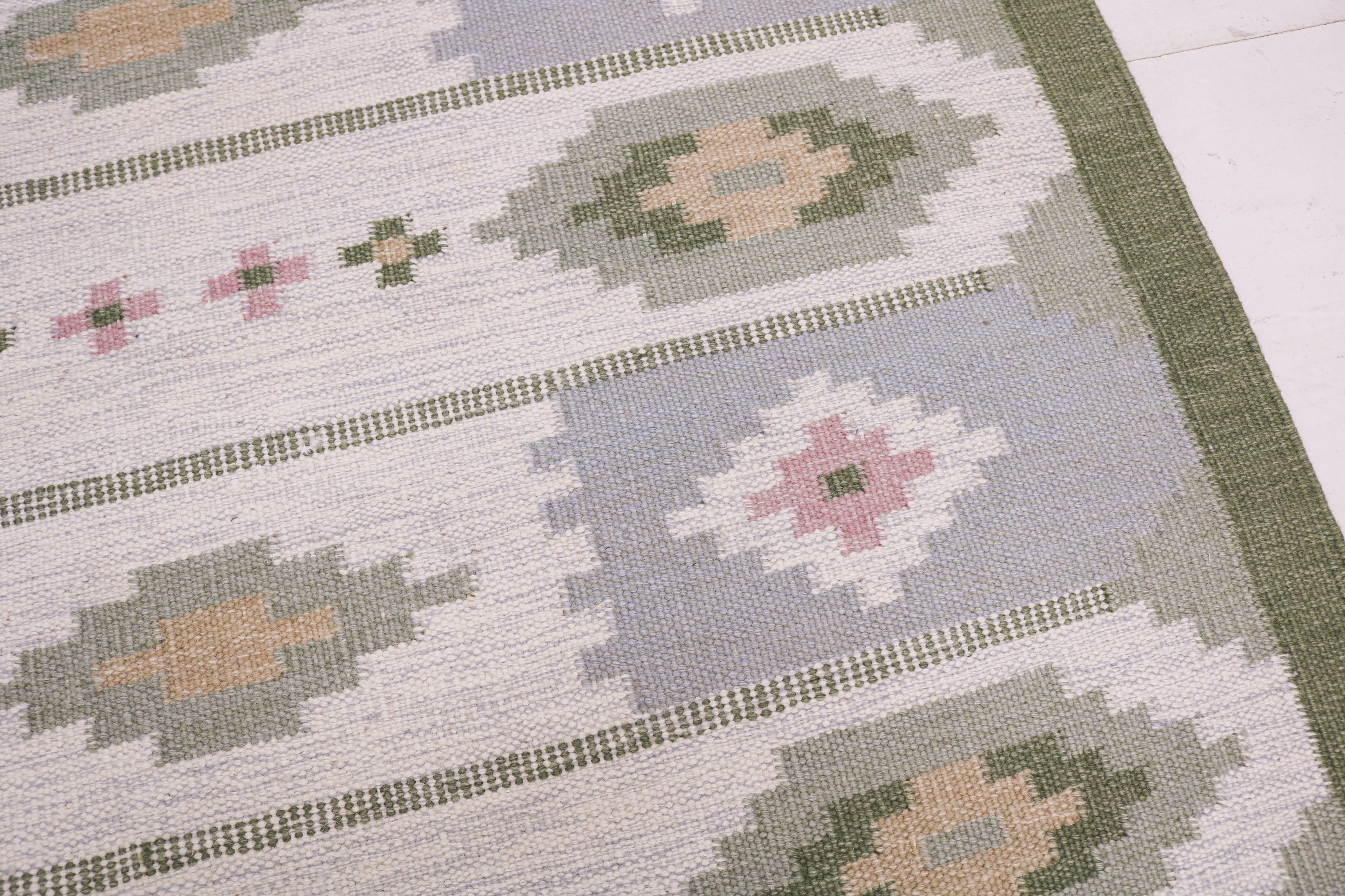 Vintage Swedish kilim rug 188 × 137 cm, handwoven wool Scandinavian flatweave 9