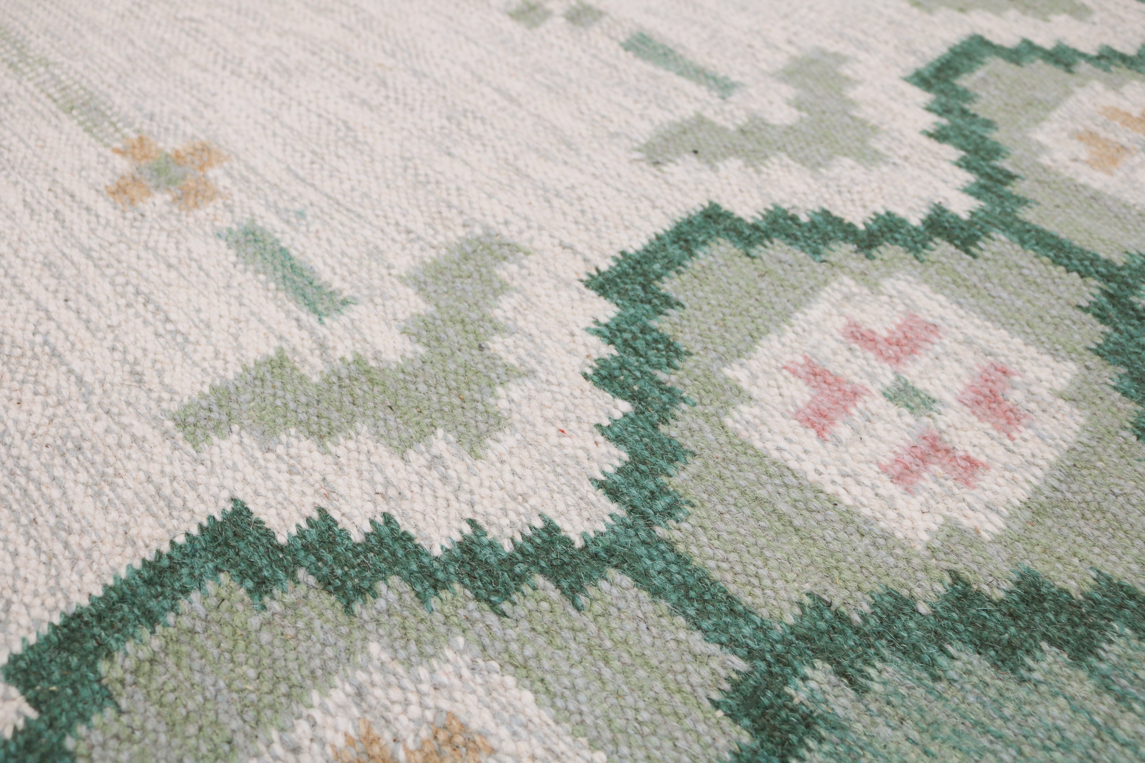 Vintage Swedish kilim rug 188 × 137 cm, handwoven wool Scandinavian flatweave 6