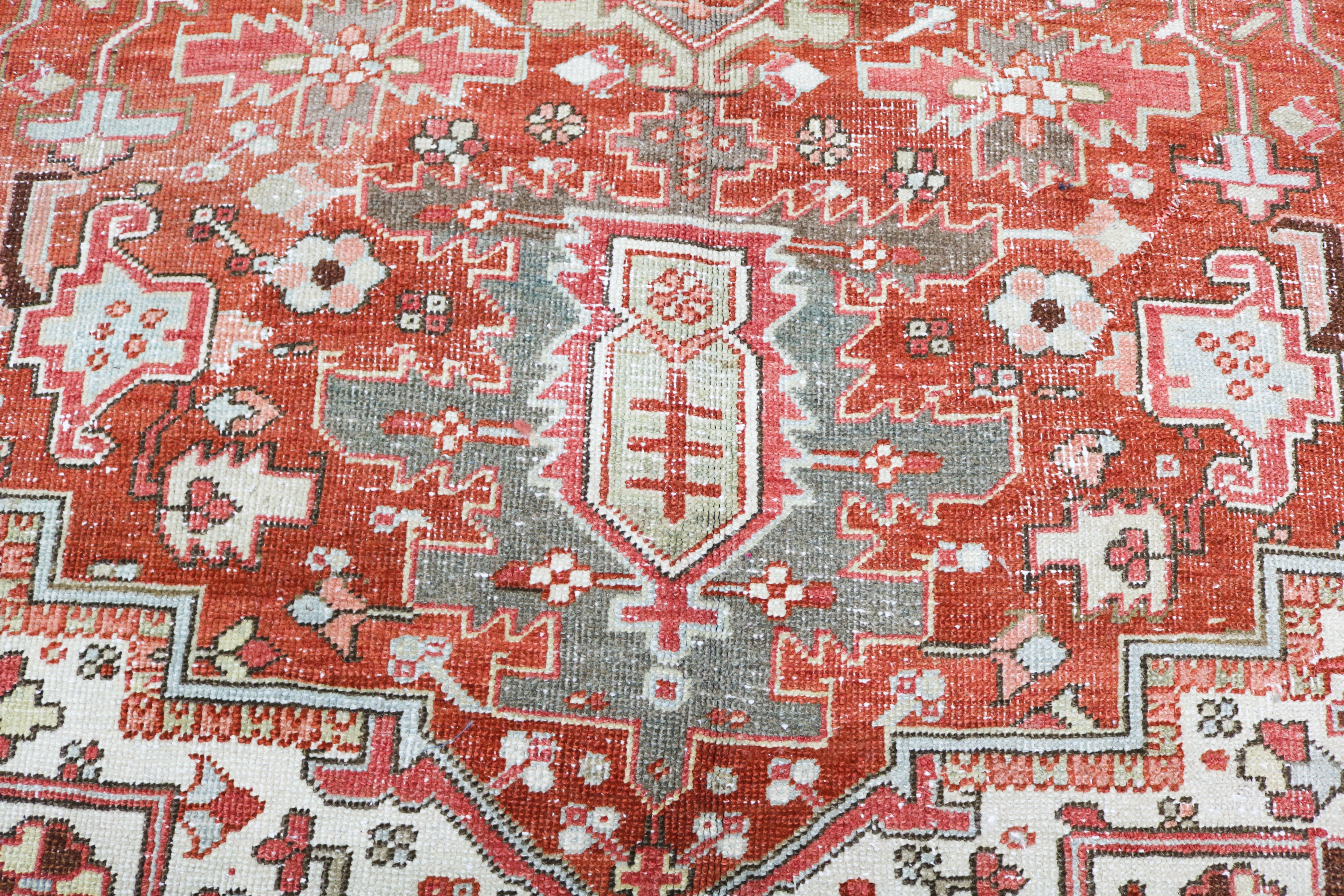Antique Persian Heriz rug 340 × 240 cm, hand-knotted in wool, circa 1920