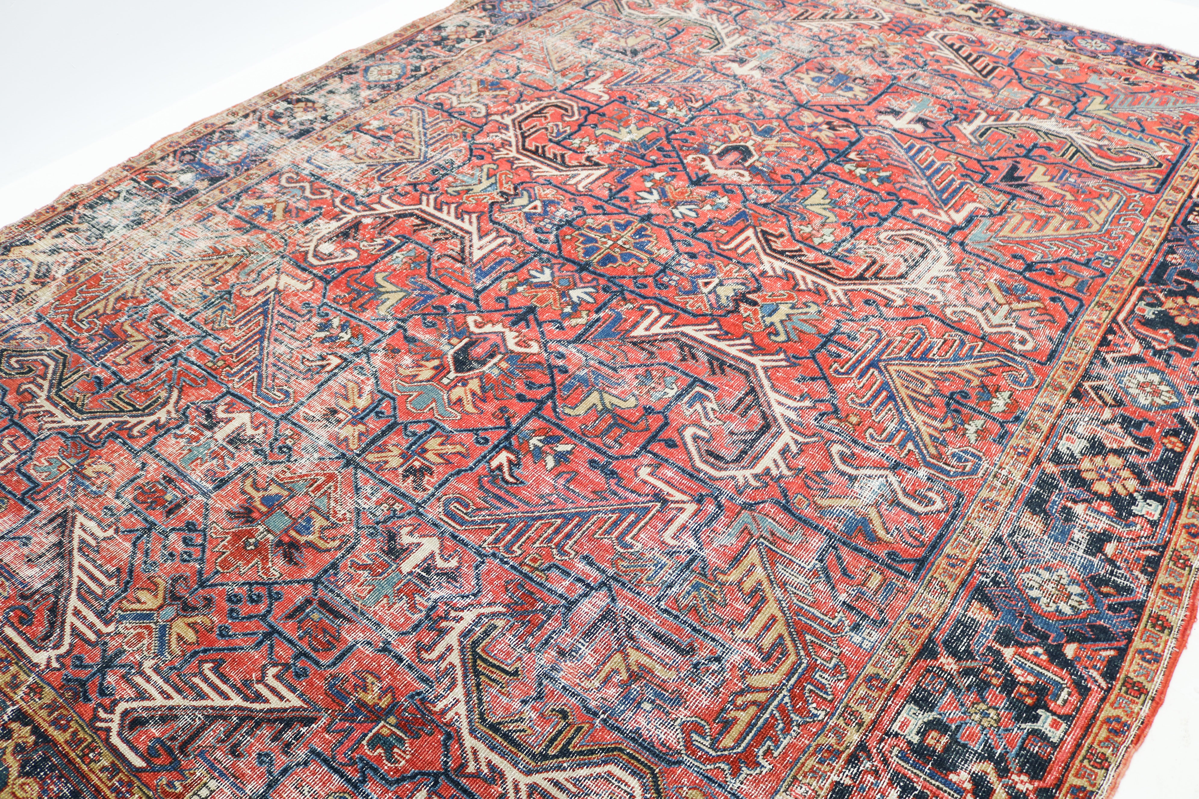 Antique Persian Heriz rug 303 × 225 cm, hand-knotted in wool, circa 1920