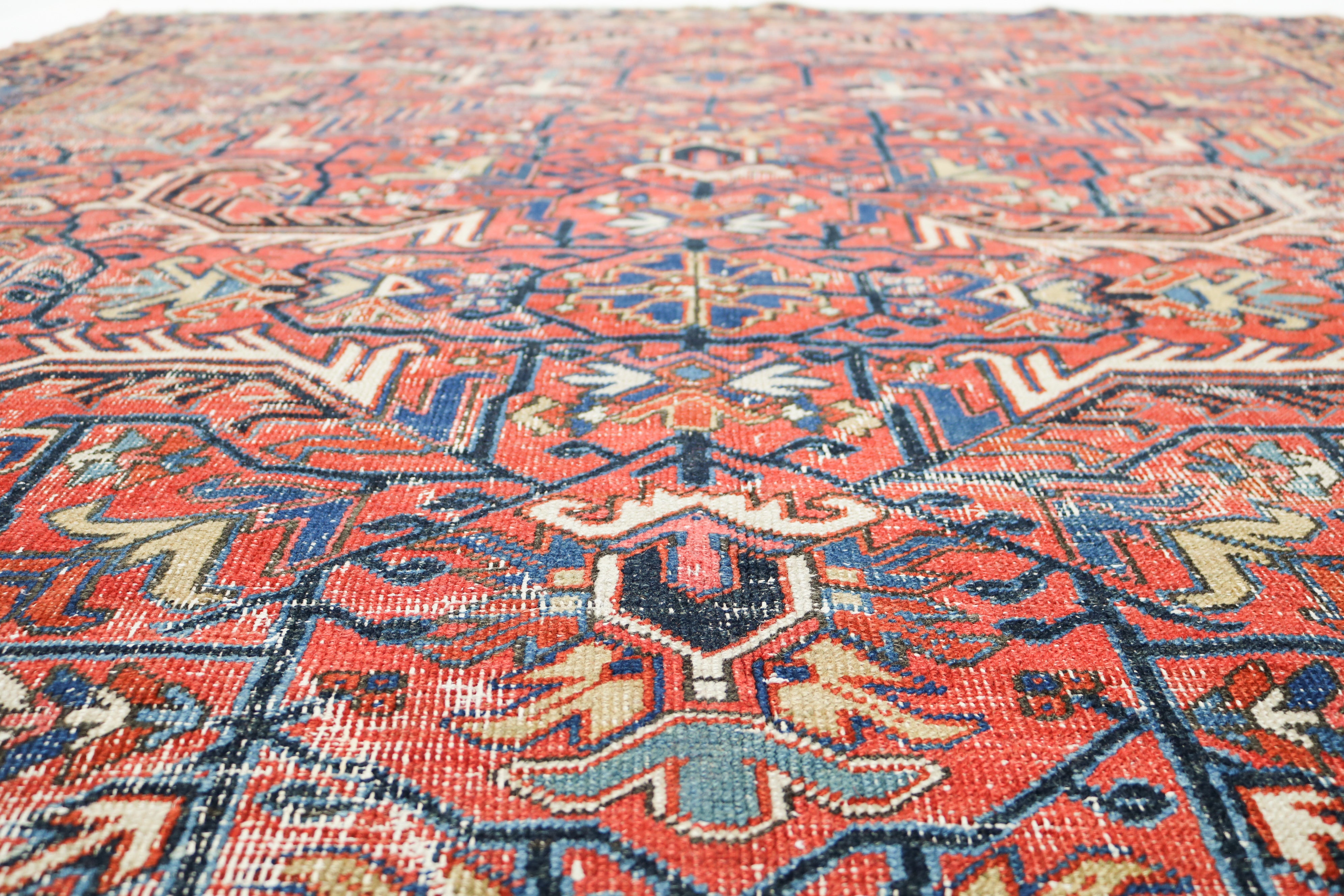 Antique Persian Heriz rug 303 × 225 cm, hand-knotted in wool, circa 1920