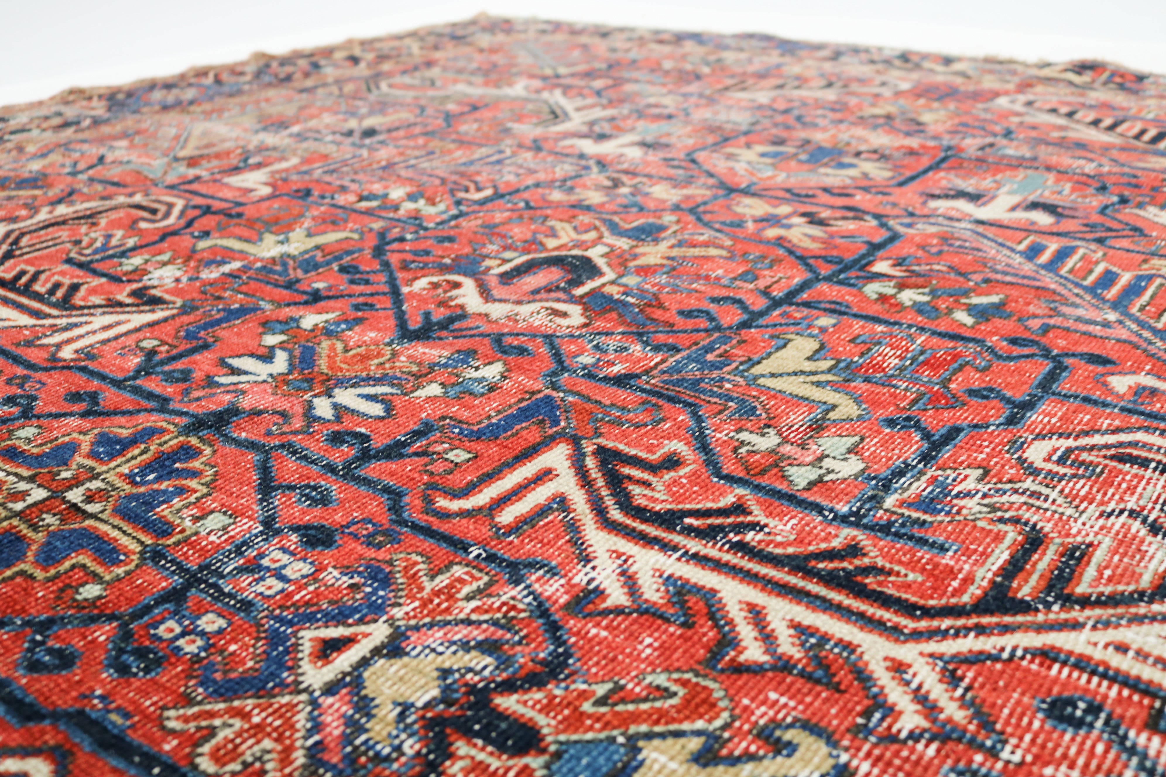 Antique Persian Heriz rug 303 × 225 cm, hand-knotted in wool, circa 1920