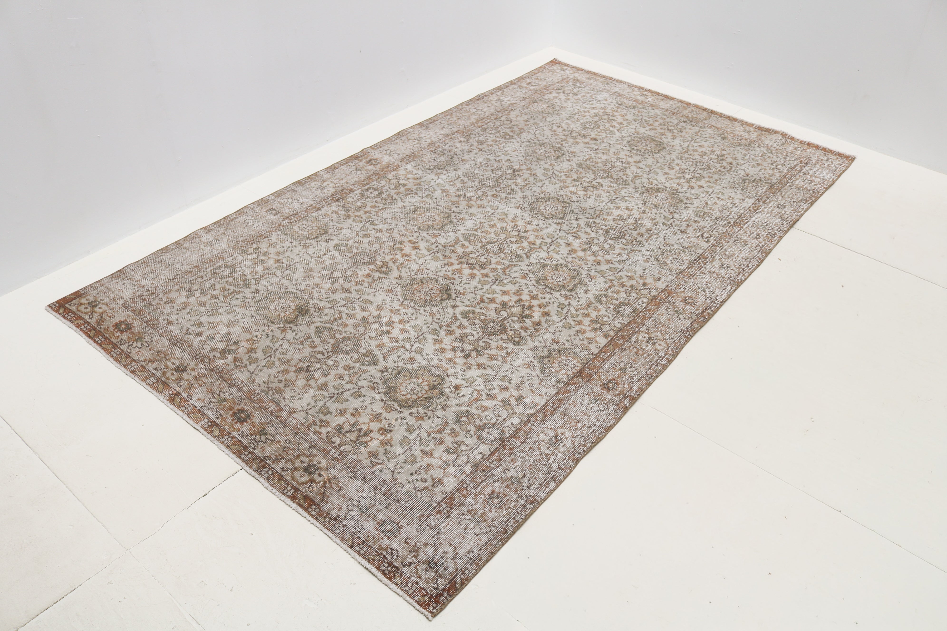 Vintage Turkish Rug 288 × 165 cm