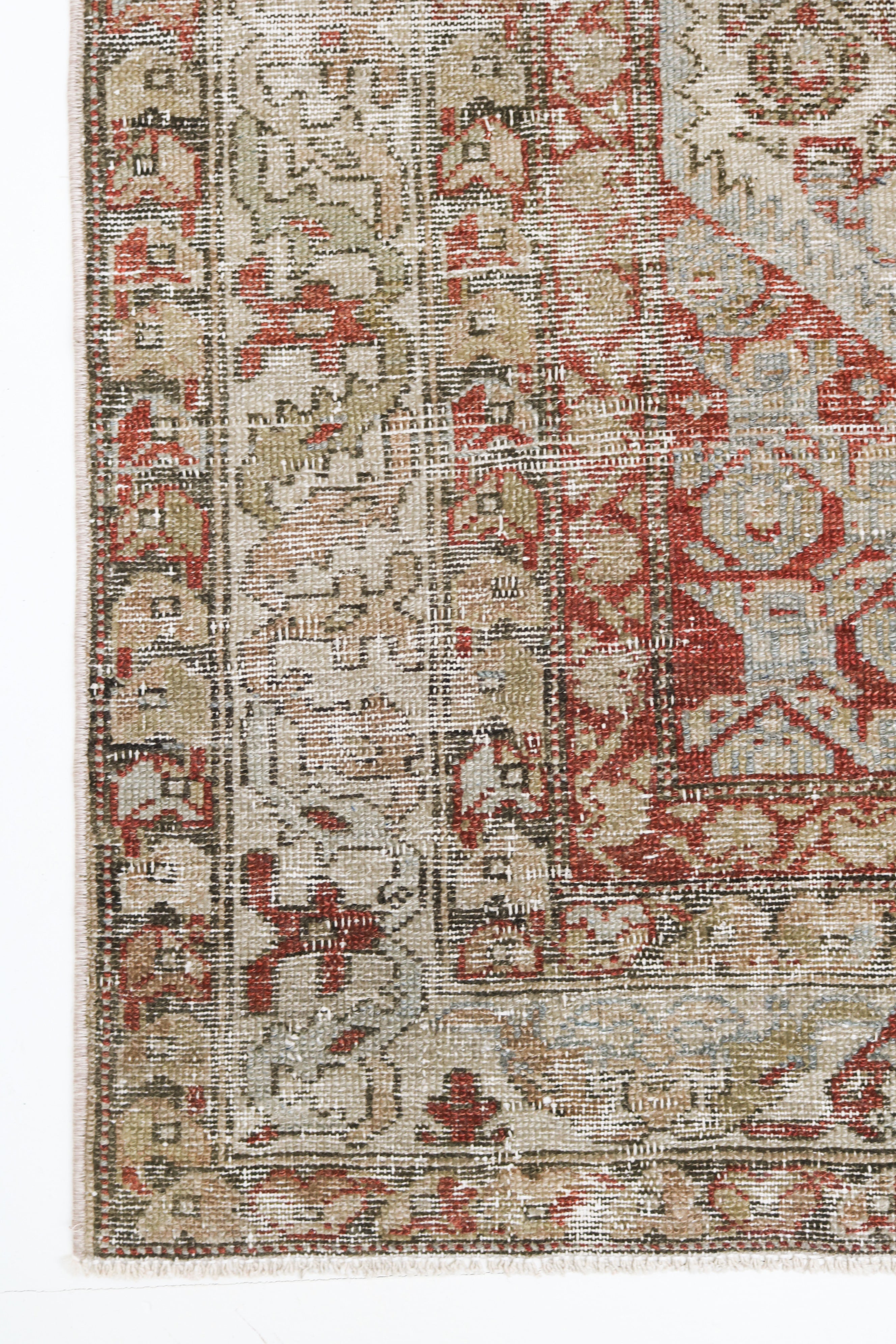 Antique Persian Malayer rug circa 1920, hand-knotted in wool with naturally worn pile and muted colours