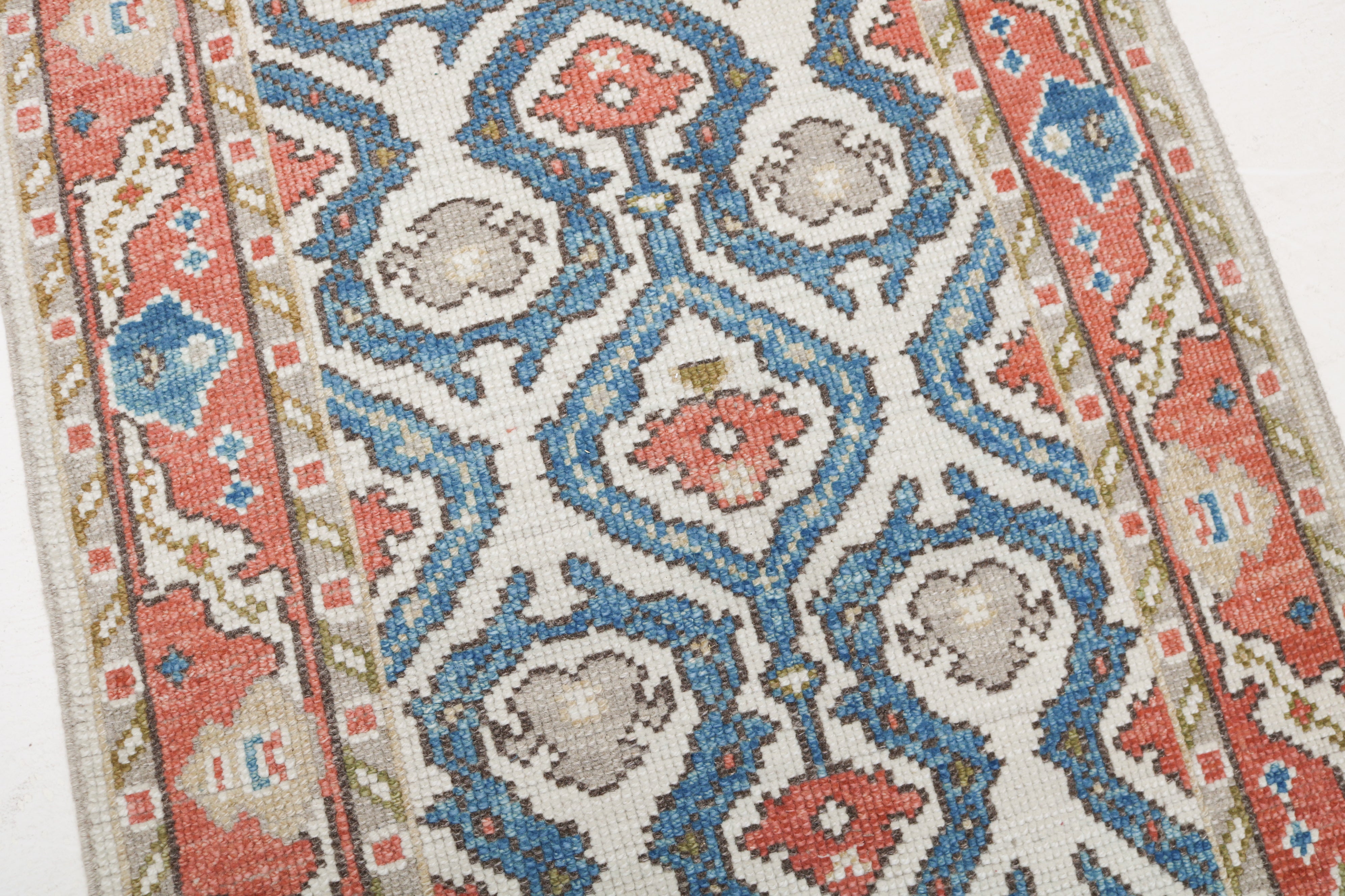 Vintage Turkish Ushak runner 450 × 90 cm hand-knotted in wool with soft muted colours