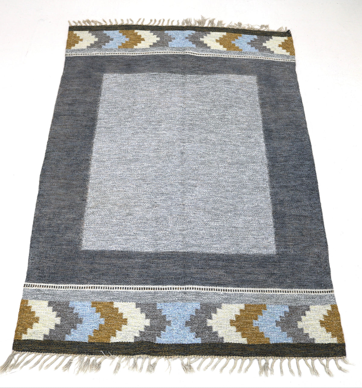 Full view of vintage Swedish Kilim rug with minimalist geometric design in grey, blue and ivory
