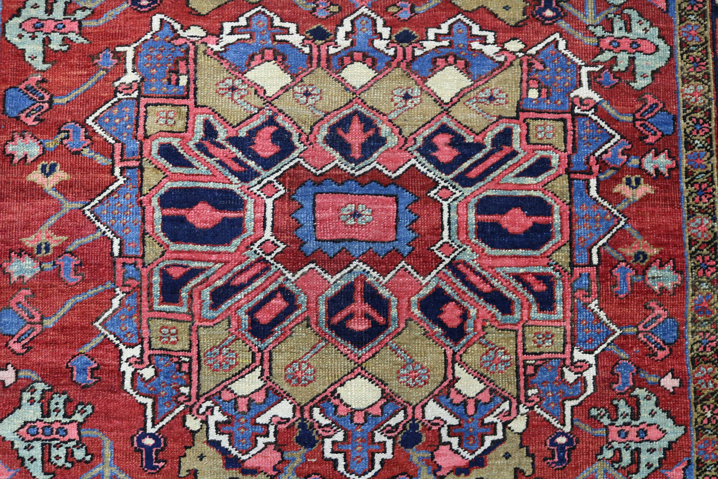 Antique Persian Heriz rug - Hakiemie Rug Gallery