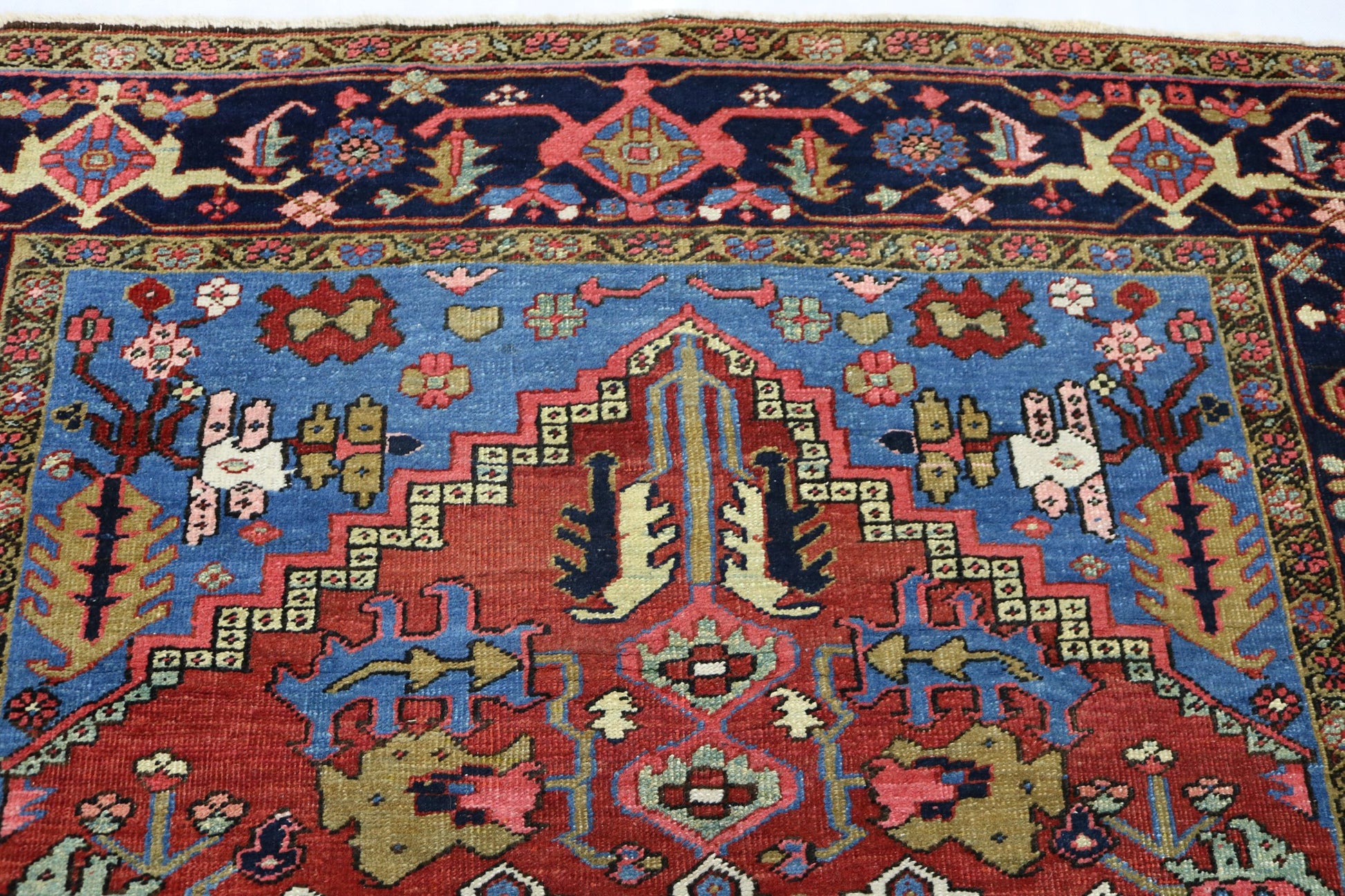 Antique Persian Heriz rug - Hakiemie Rug Gallery