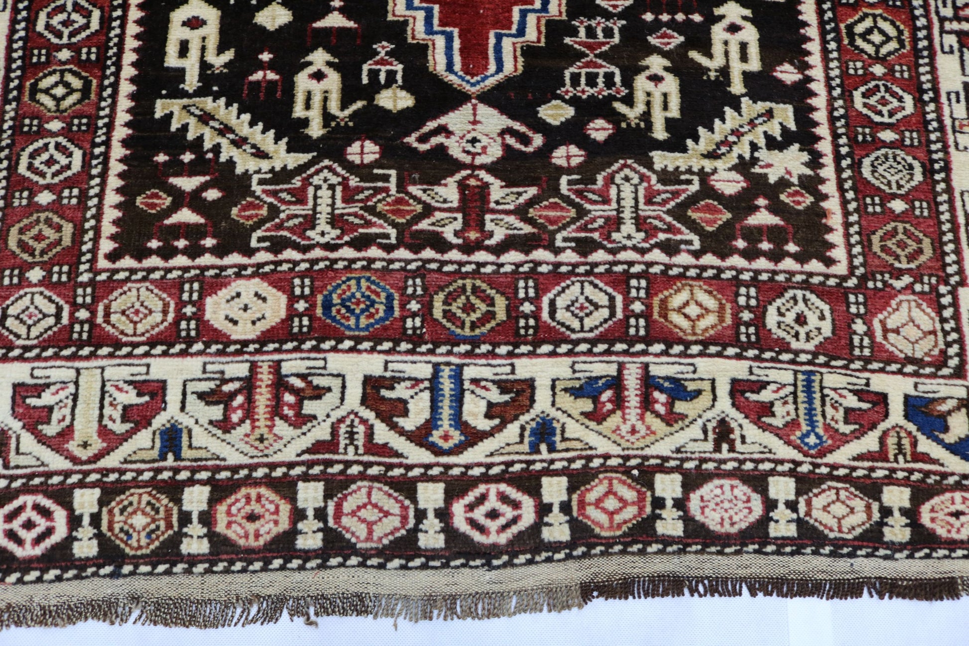 Antique Caucasian Shirwan rug - Hakiemie Rug Gallery