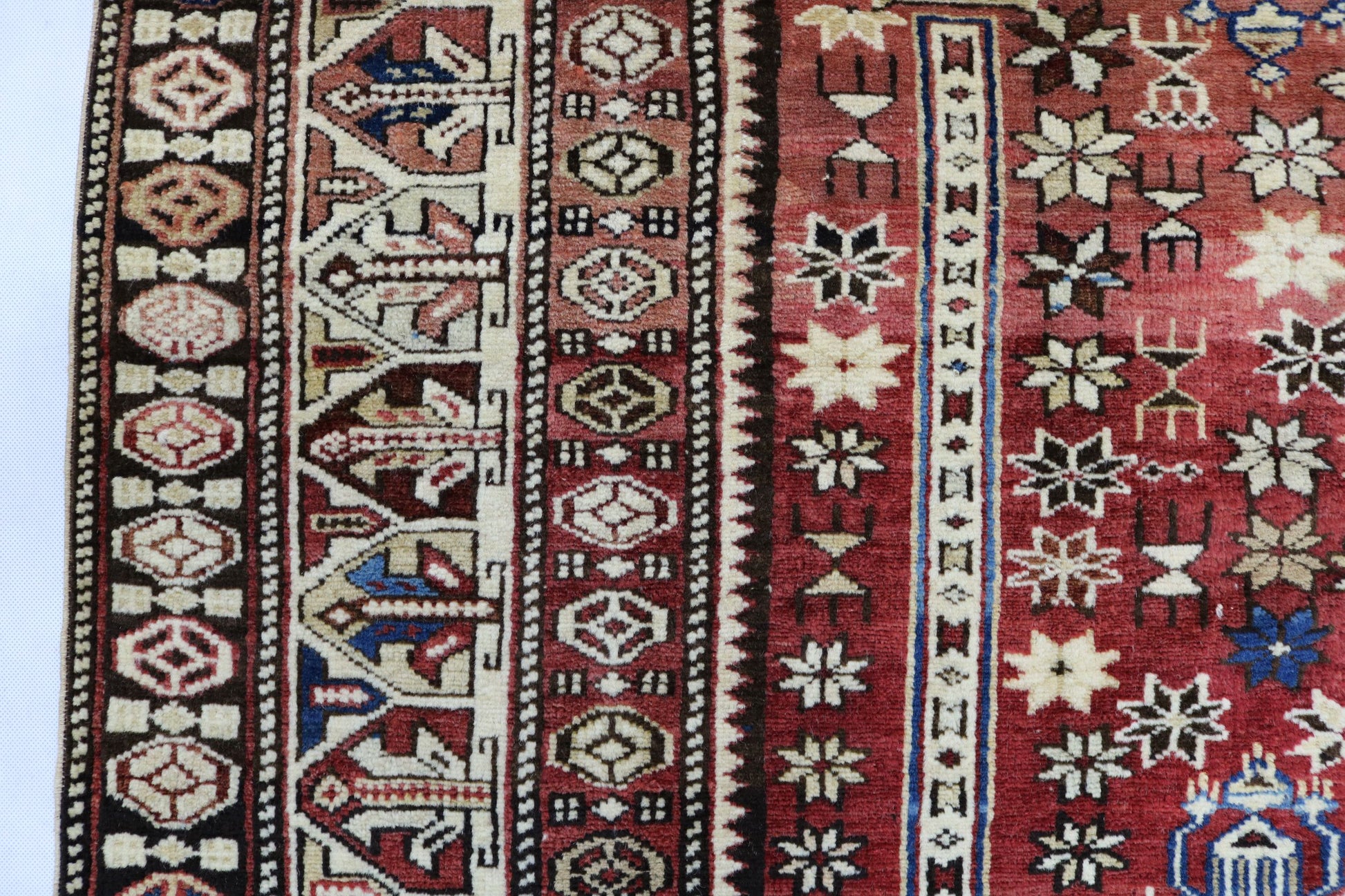 Antique Caucasian Shirwan rug - Hakiemie Rug Gallery